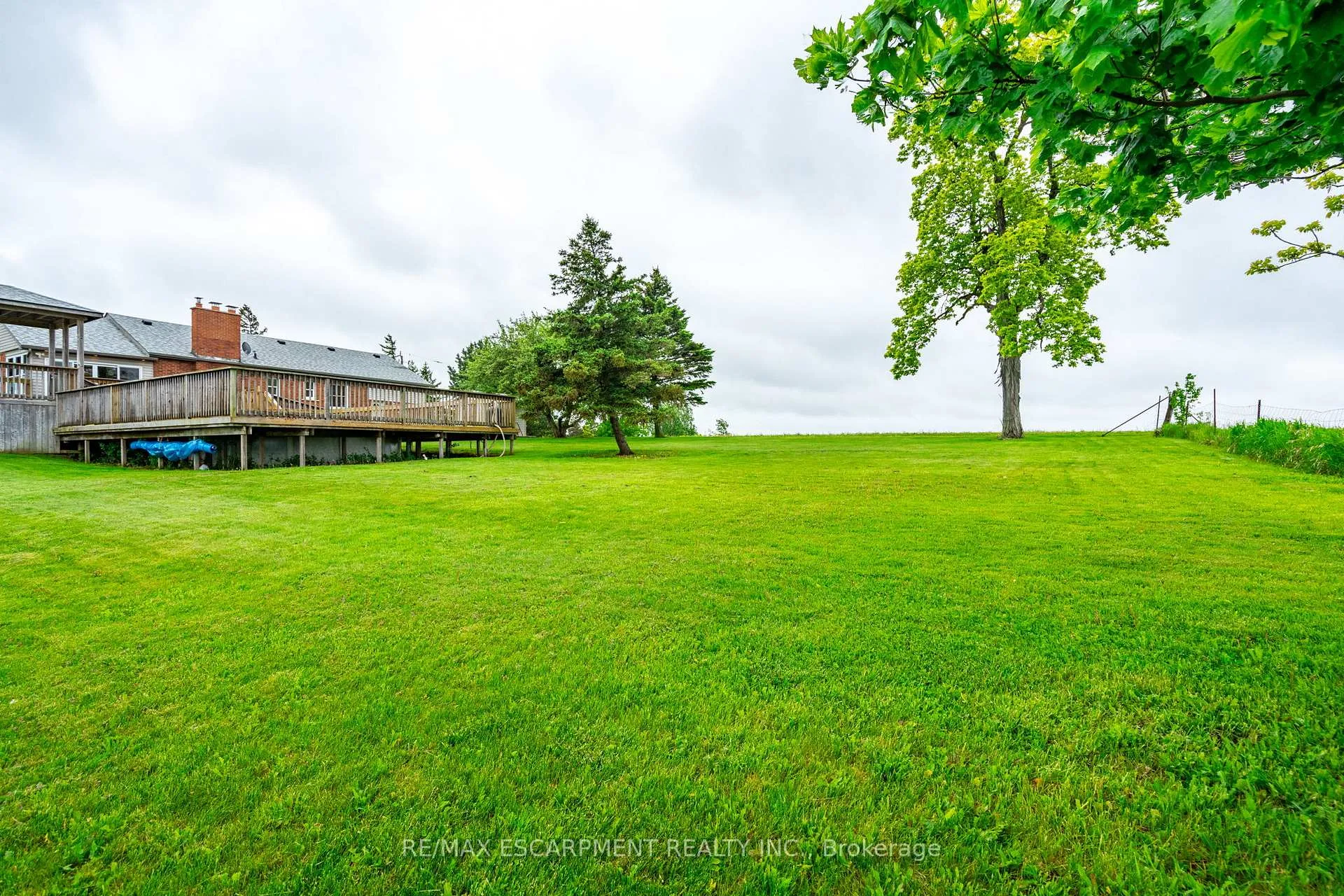 Photo 40 of 579 Third Road E, Hamilton, Stoney Creek — HOMEH