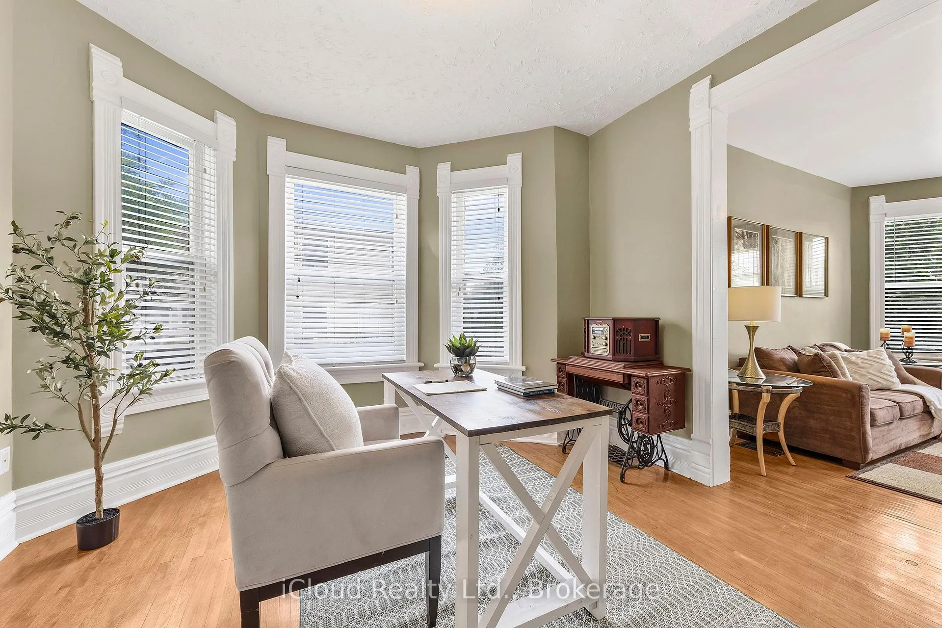 Photo 16 of 263 Main Street E, Minto — HOMEH