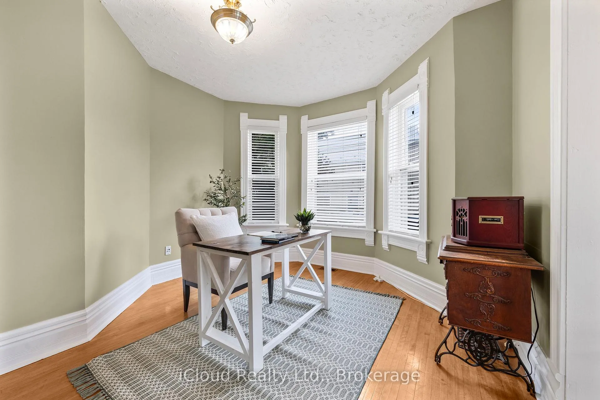 Photo 17 of 263 Main Street E, Minto — HOMEH
