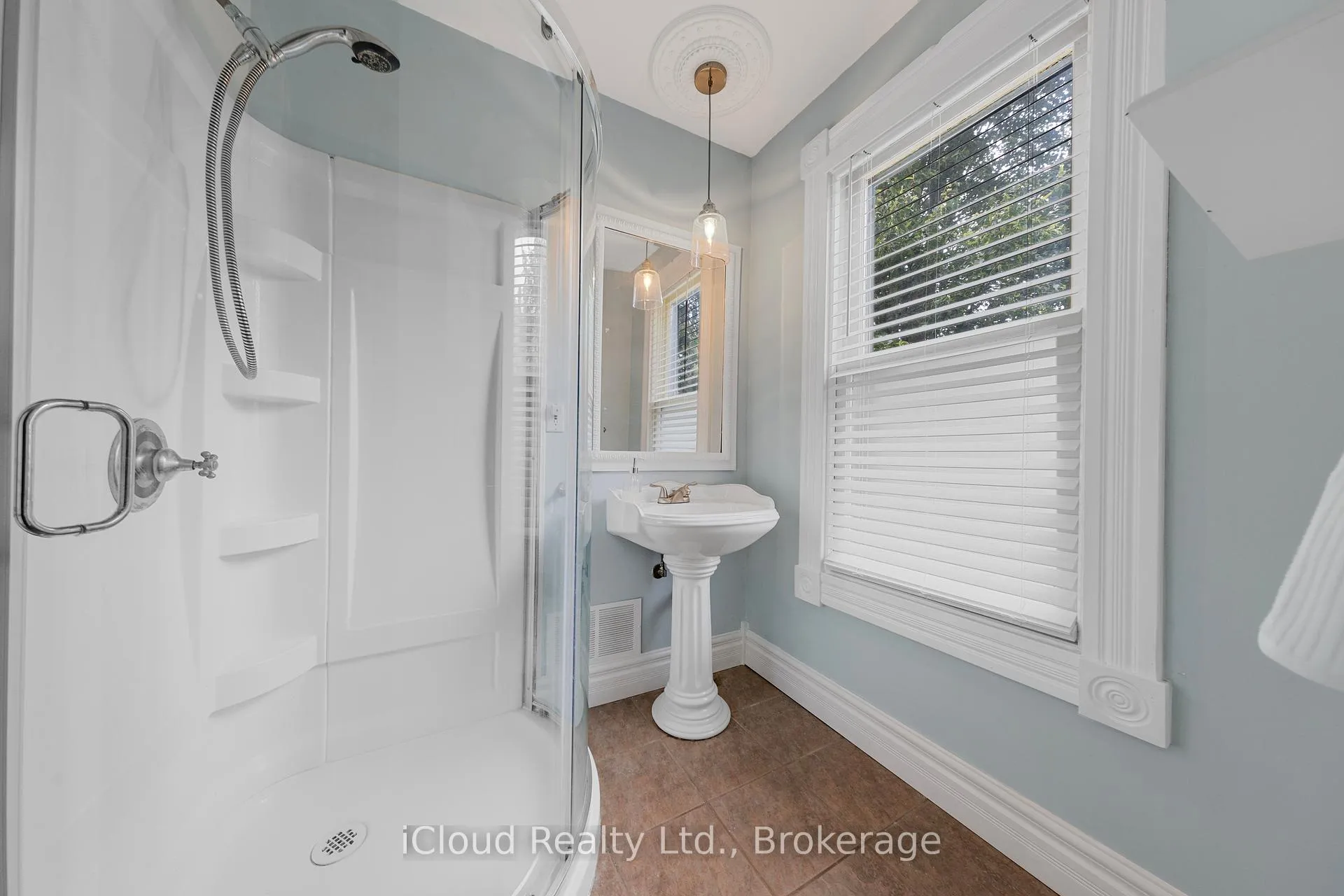 Photo 24 of 263 Main Street E, Minto — HOMEH