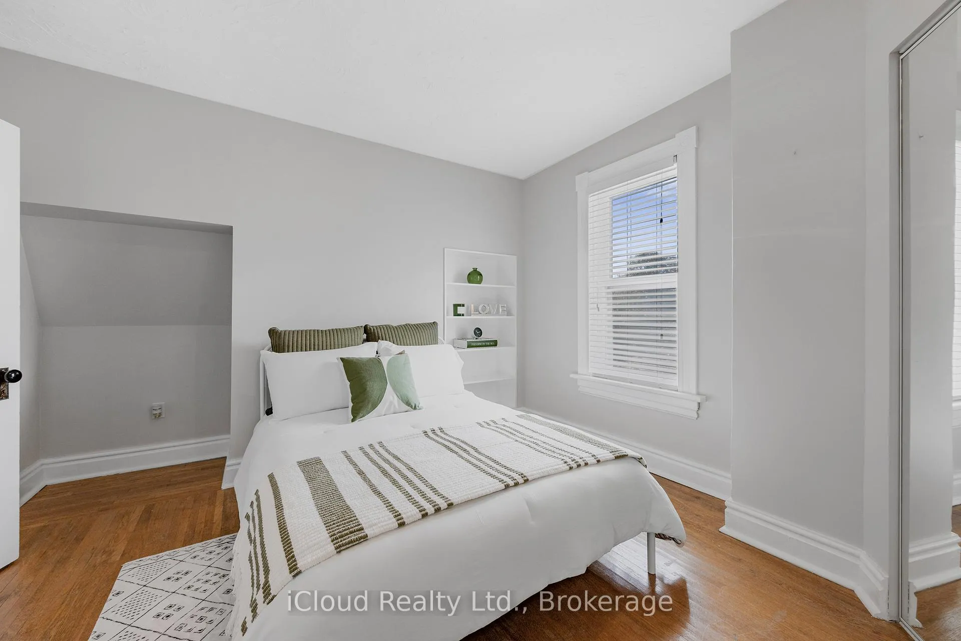 Photo 28 of 263 Main Street E, Minto — HOMEH