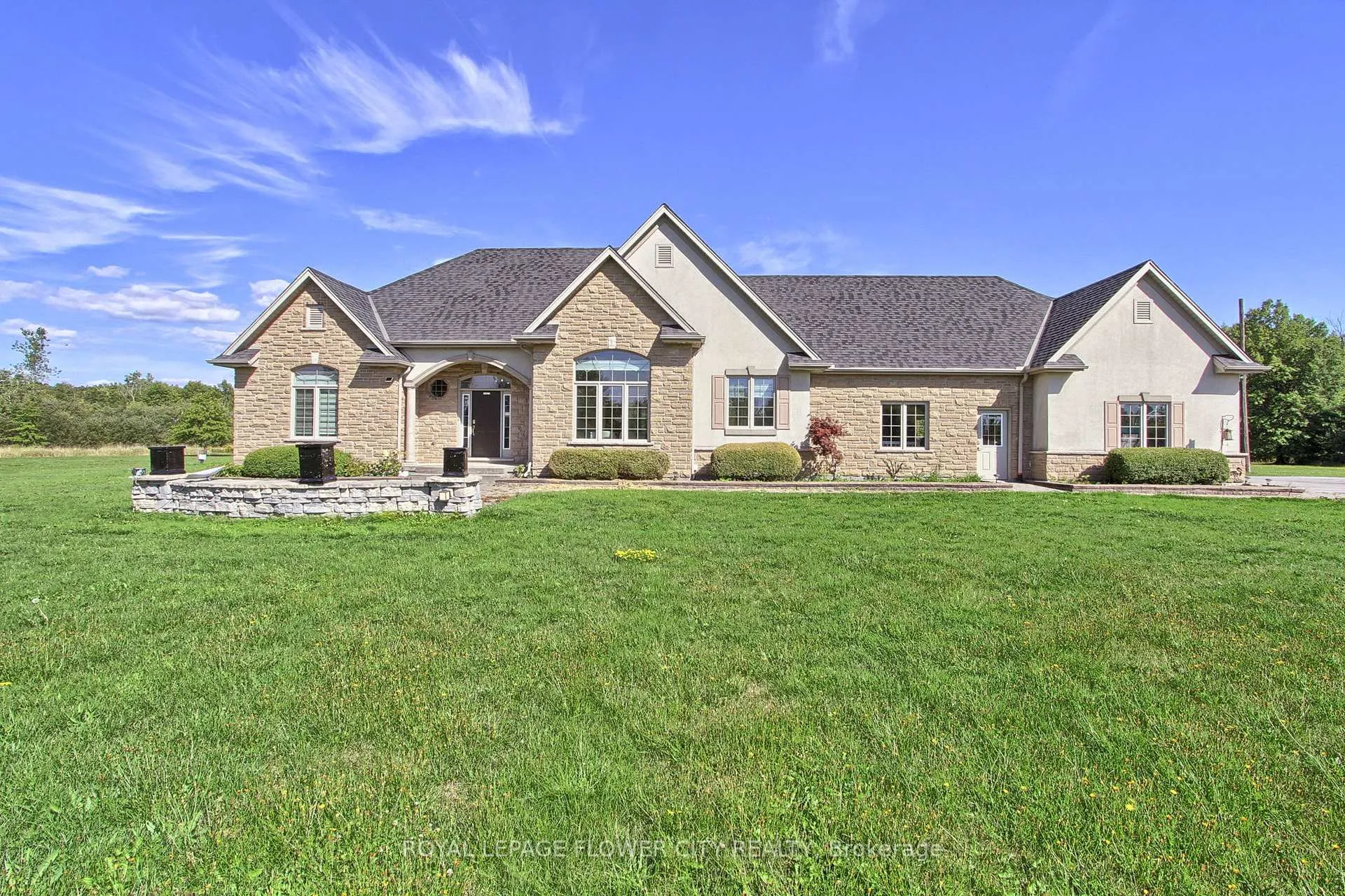 Photo 1 of 4161 White Road, Port Colborne, Bethel — HOMEH