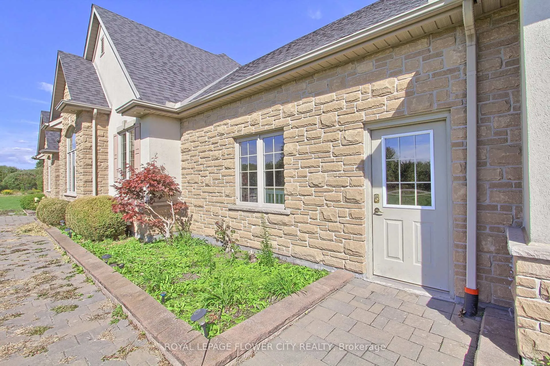 Photo 6 of 4161 White Road, Port Colborne, Bethel — HOMEH