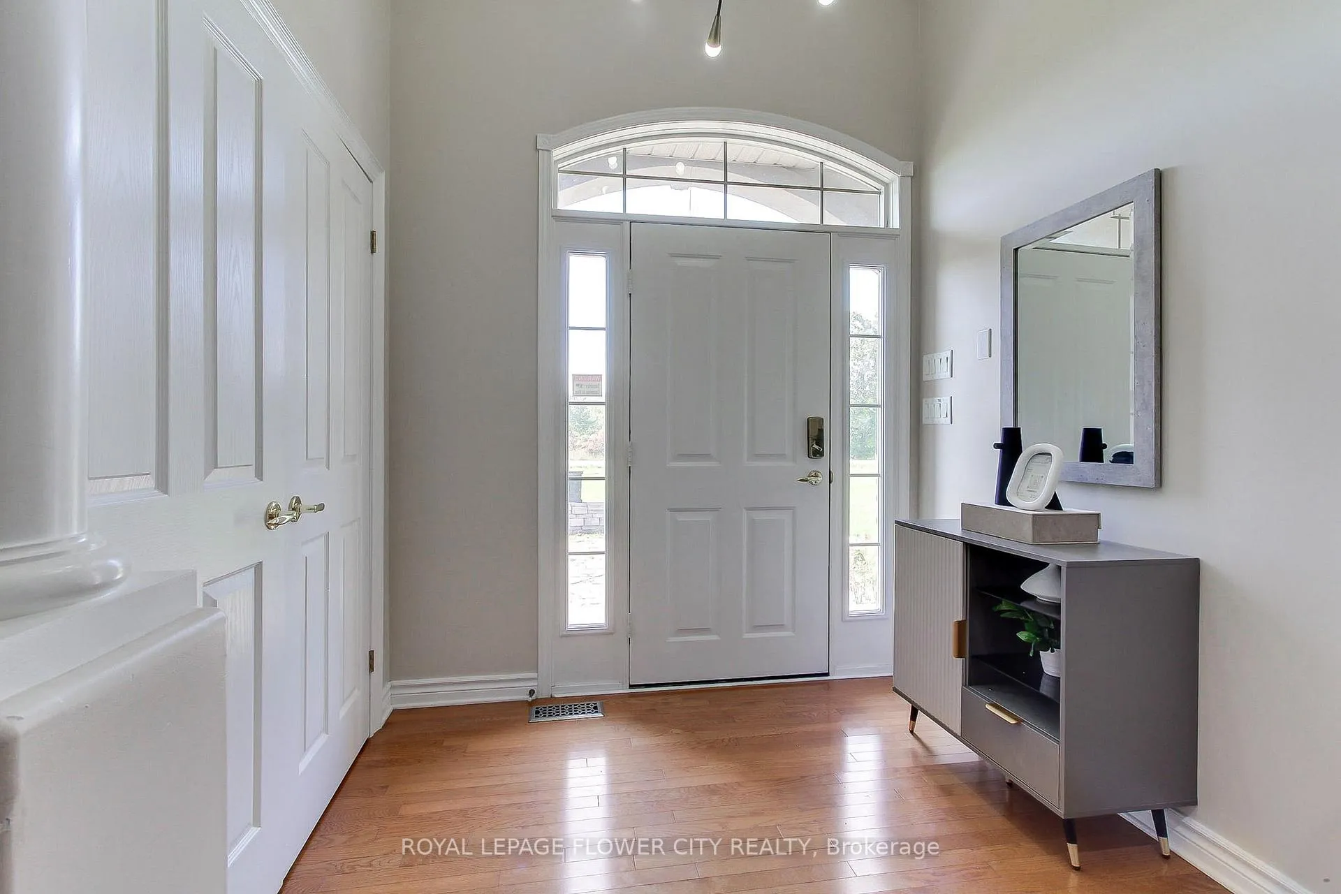 Photo 7 of 4161 White Road, Port Colborne, Bethel — HOMEH