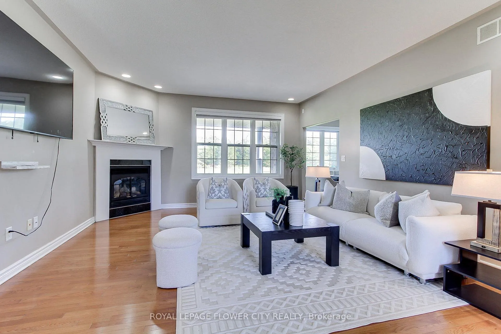 Photo 10 of 4161 White Road, Port Colborne, Bethel — HOMEH