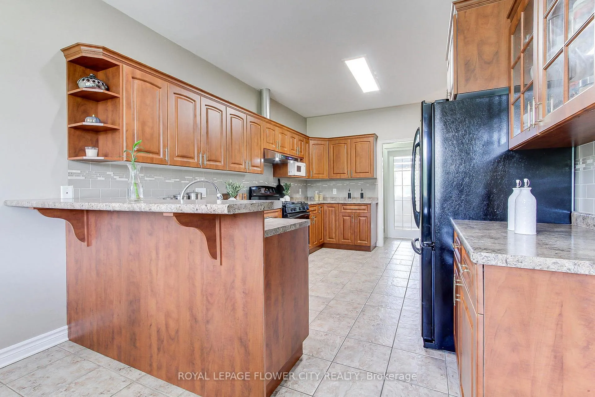Photo 14 of 4161 White Road, Port Colborne, Bethel — HOMEH