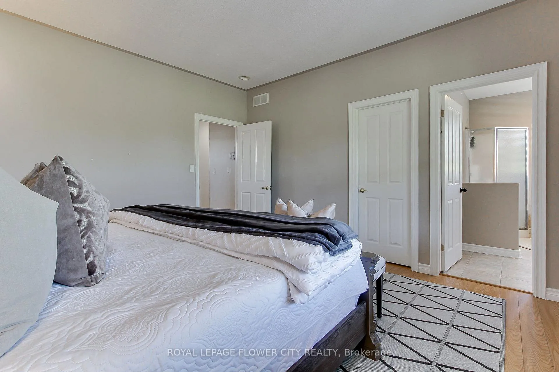 Photo 26 of 4161 White Road, Port Colborne, Bethel — HOMEH