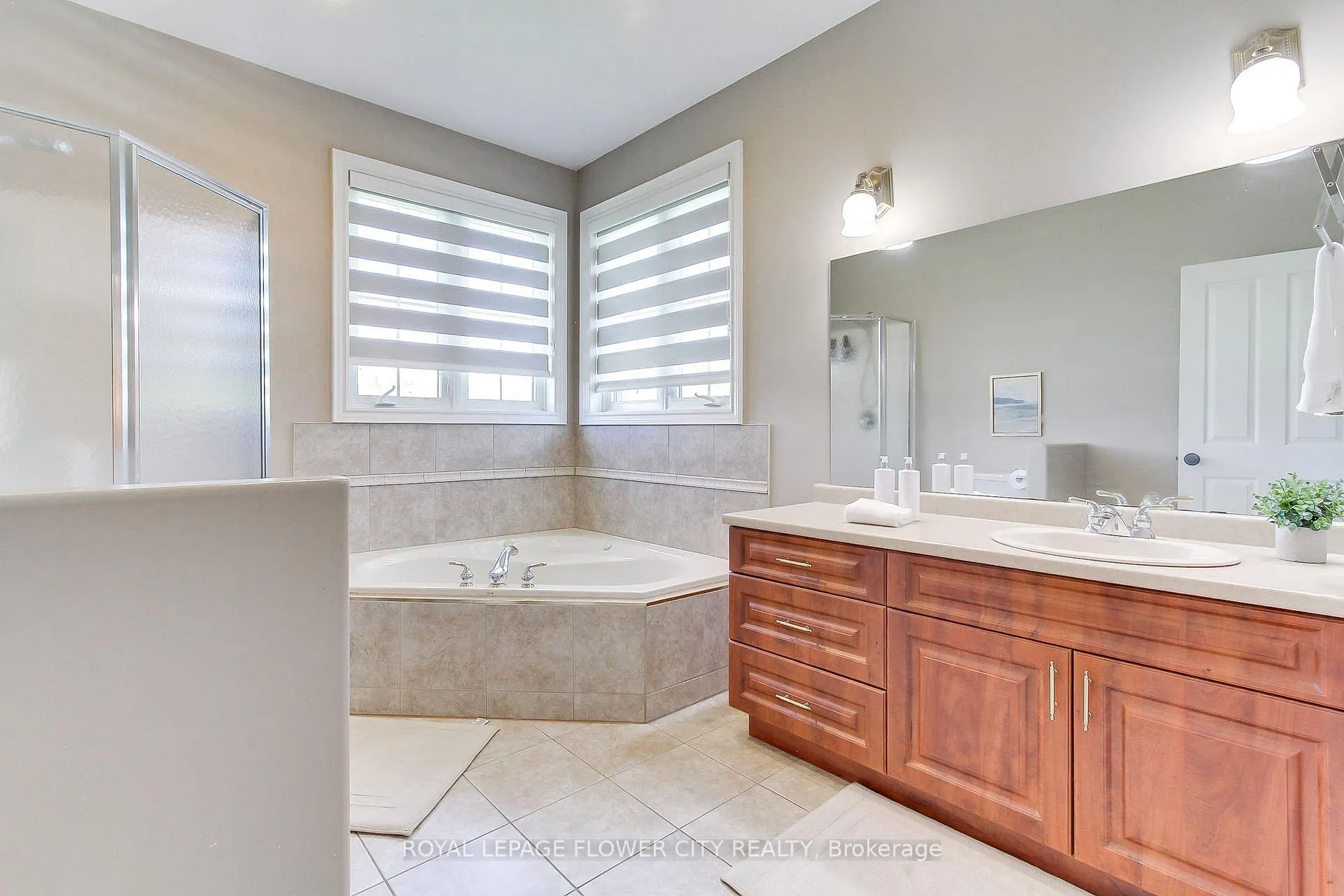 Photo 27 of 4161 White Road, Port Colborne, Bethel — HOMEH