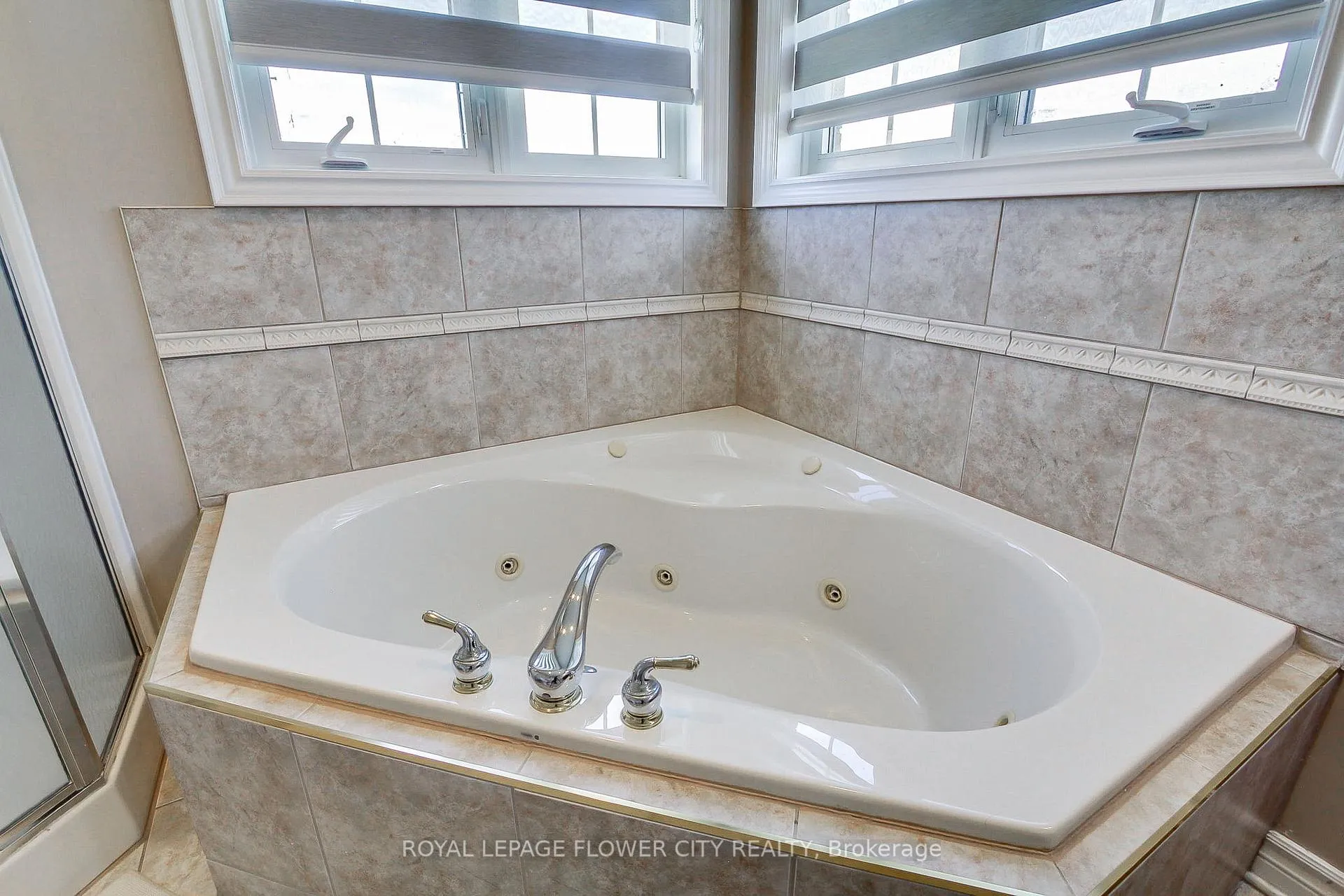 Photo 28 of 4161 White Road, Port Colborne, Bethel — HOMEH