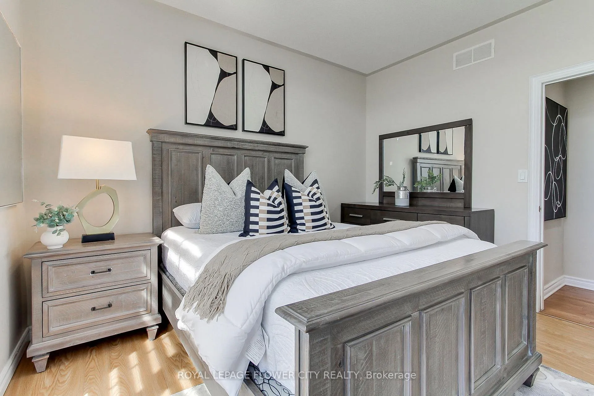 Photo 30 of 4161 White Road, Port Colborne, Bethel — HOMEH