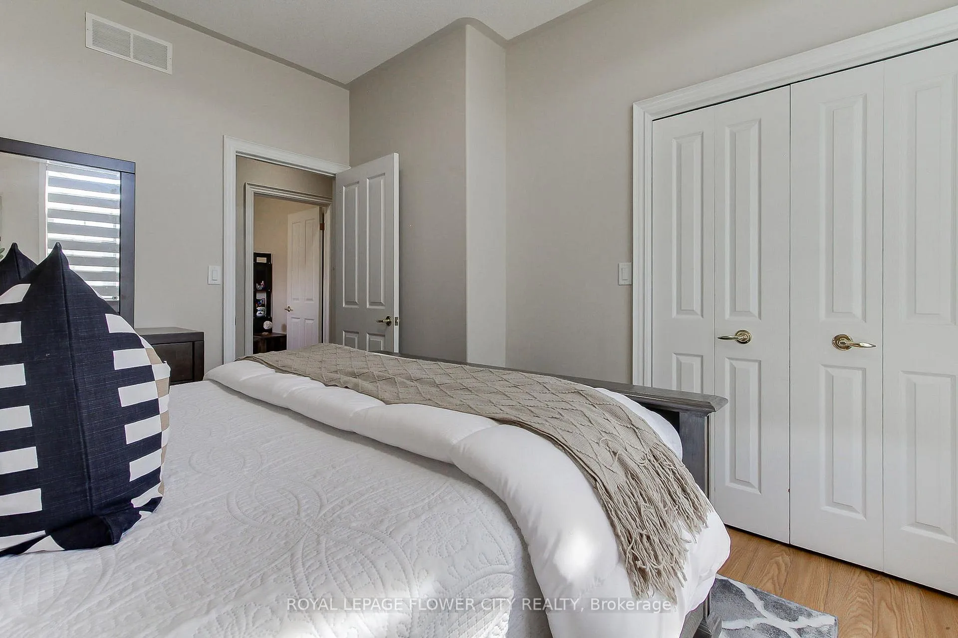 Photo 31 of 4161 White Road, Port Colborne, Bethel — HOMEH