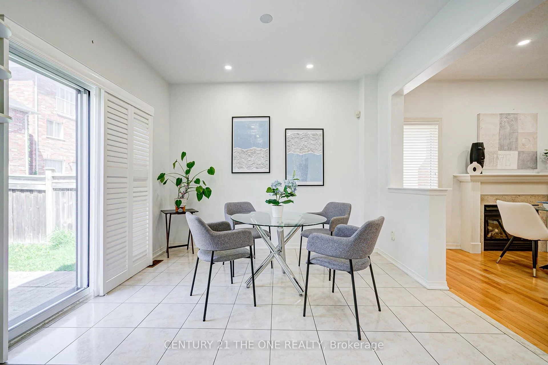 Photo 5 of 16 Martell Gate, Aurora, Bayview Northeast — HOMEH