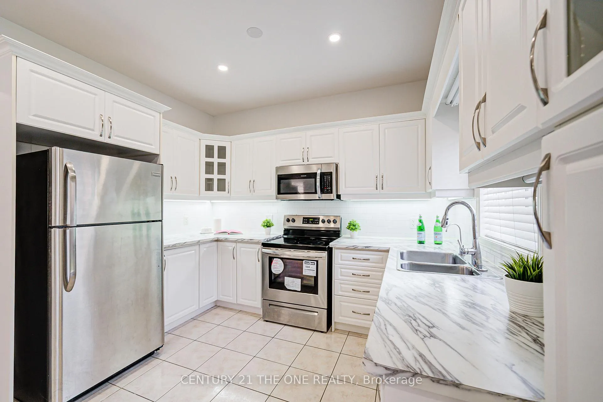 Photo 7 of 16 Martell Gate, Aurora, Bayview Northeast — HOMEH