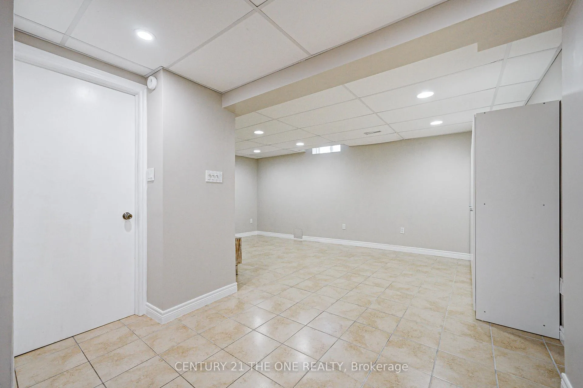Photo 8 of 16 Martell Gate, Aurora, Bayview Northeast — HOMEH