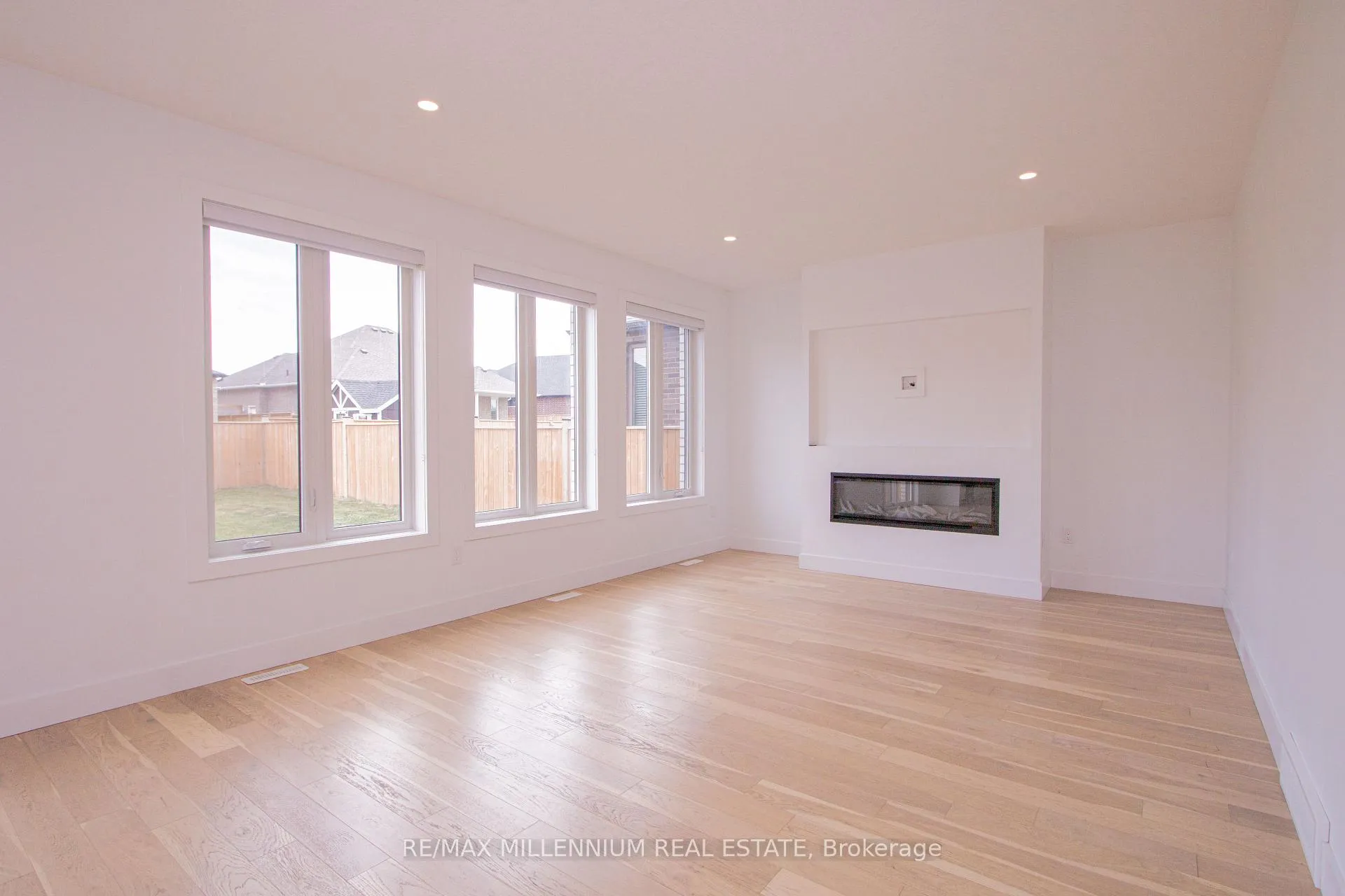 Photo 17 of 195 Boardwalk Way, Thames Centre, Dorchester — HOMEH