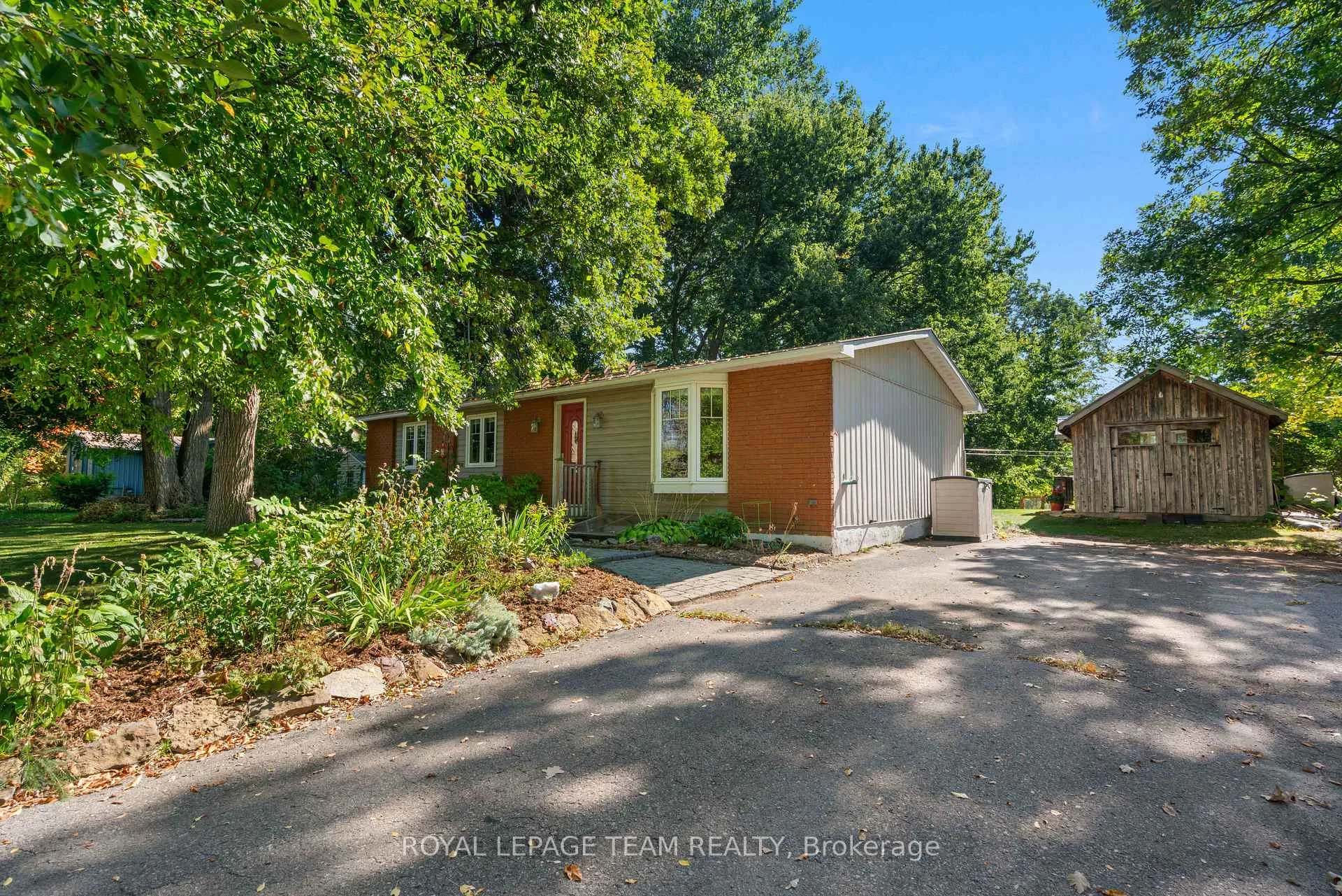 Photo 3 of 11 Sutton Drive, Edwardsburgh/Cardinal, Edwardsburgh/Cardinal Twp — HOMEH