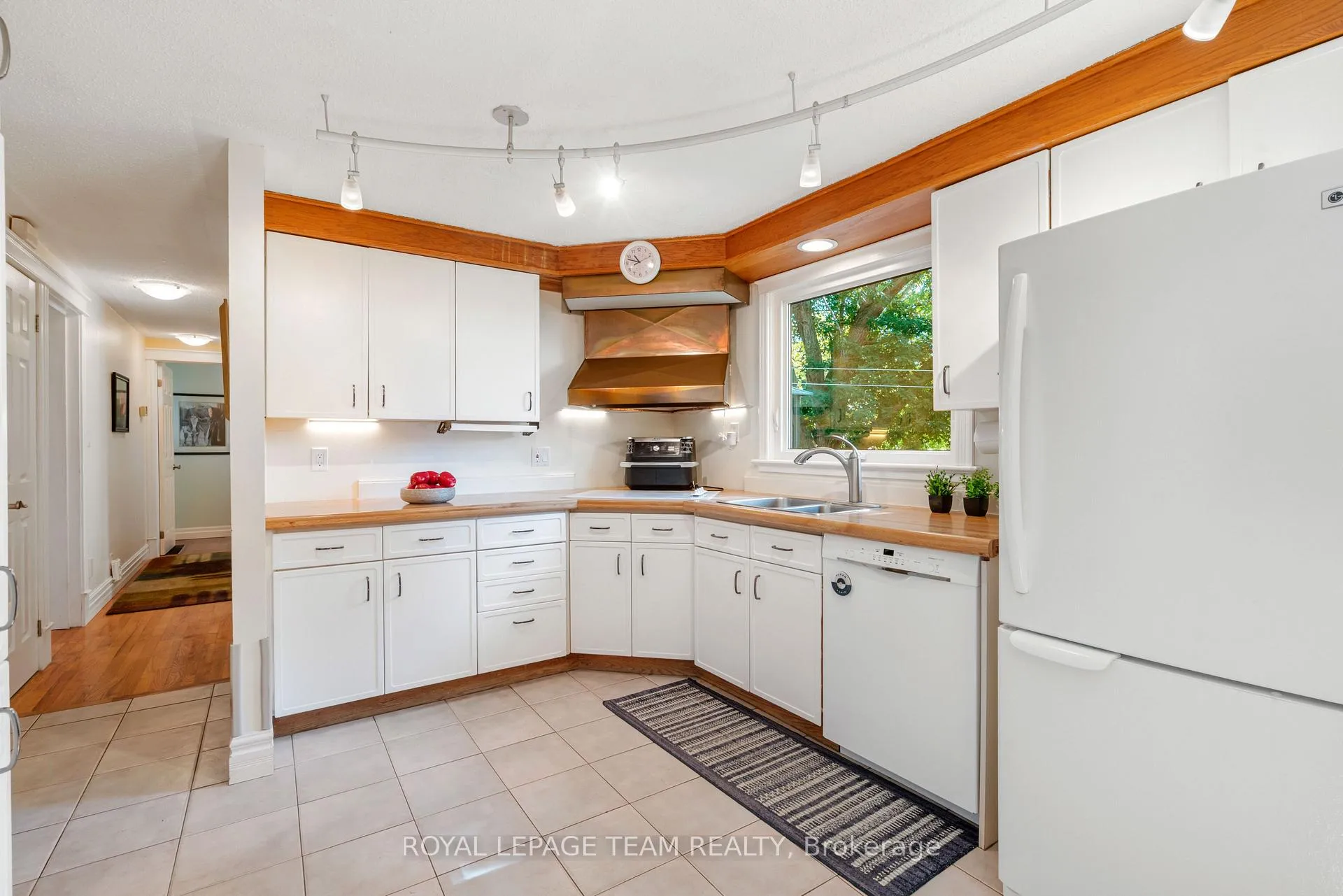 Photo 15 of 11 Sutton Drive, Edwardsburgh/Cardinal, Edwardsburgh/Cardinal Twp — HOMEH