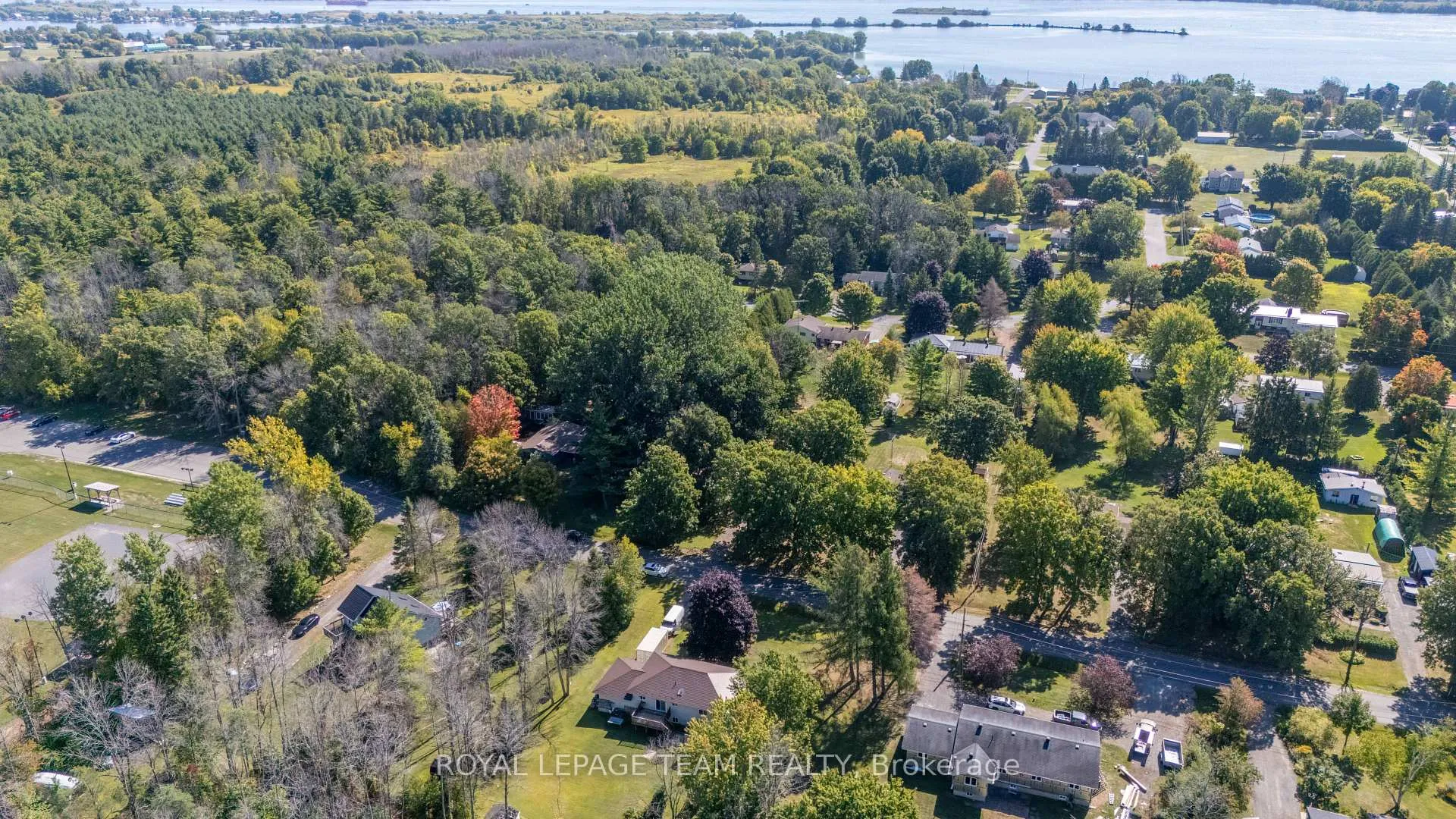 Photo 40 of 11 Sutton Drive, Edwardsburgh/Cardinal, Edwardsburgh/Cardinal Twp — HOMEH