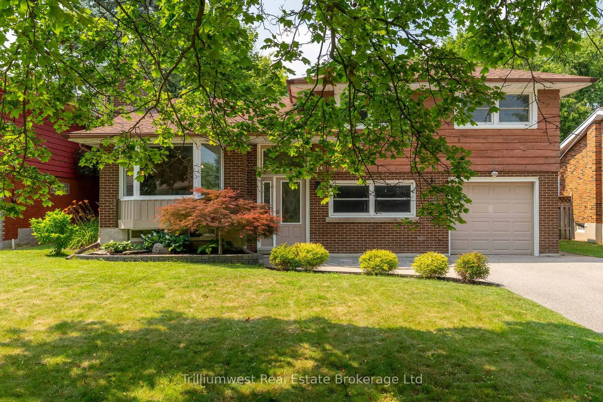 Photo 2 of 14 Rosedale Avenue, Guelph, St. George's — HOMEH