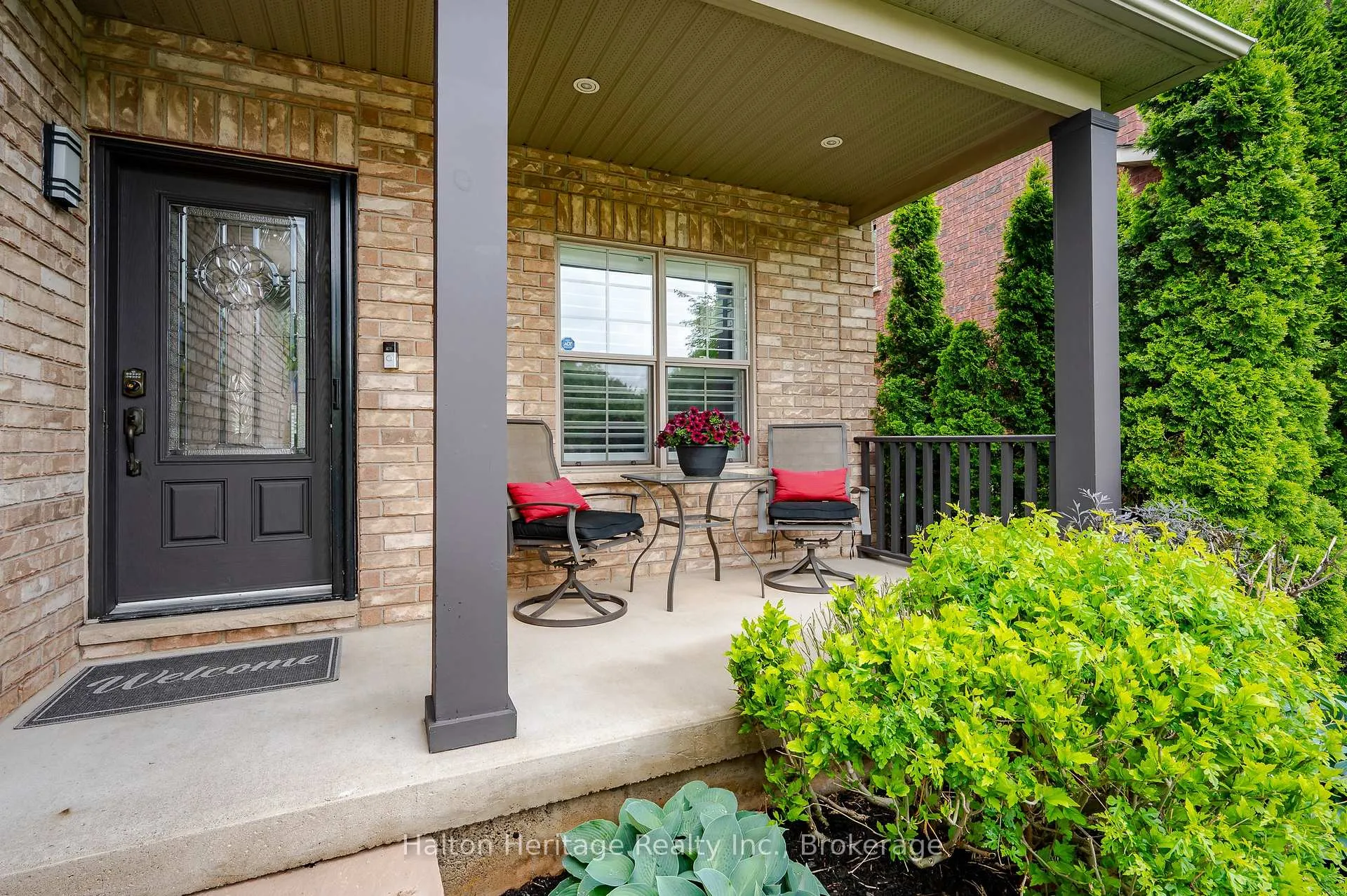 Photo 4 of 67 Commando Court, Hamilton, Waterdown — HOMEH