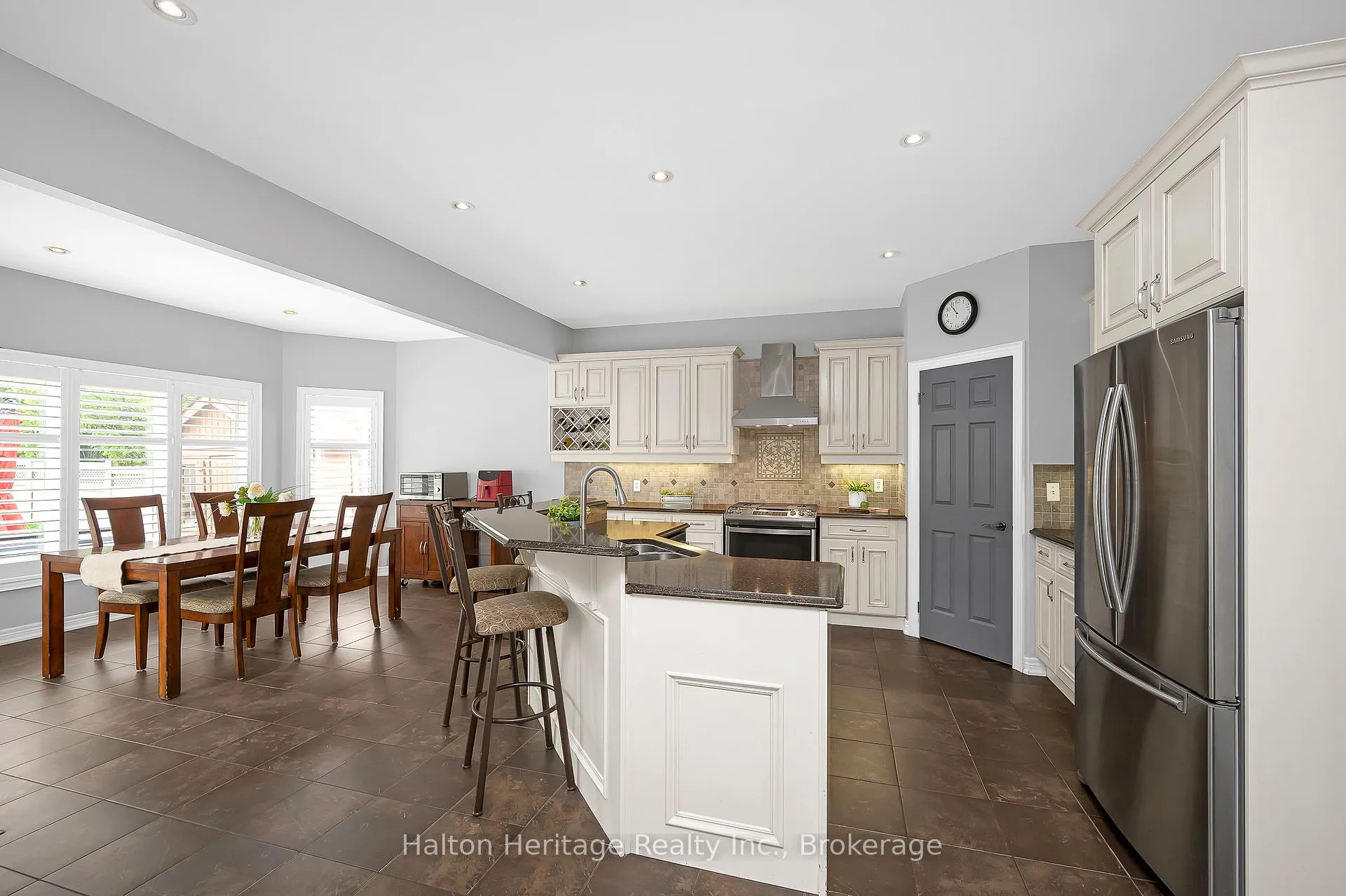 Photo 9 of 67 Commando Court, Hamilton, Waterdown — HOMEH