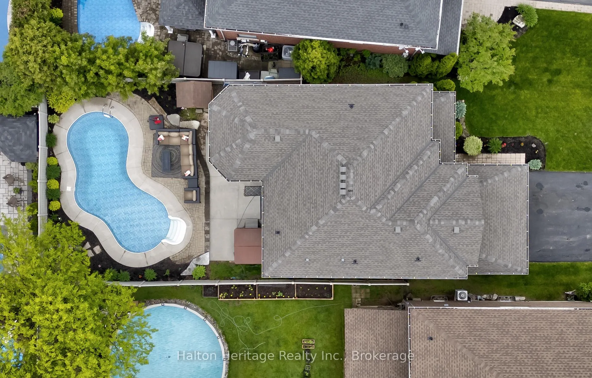 Photo 22 of 67 Commando Court, Hamilton, Waterdown — HOMEH