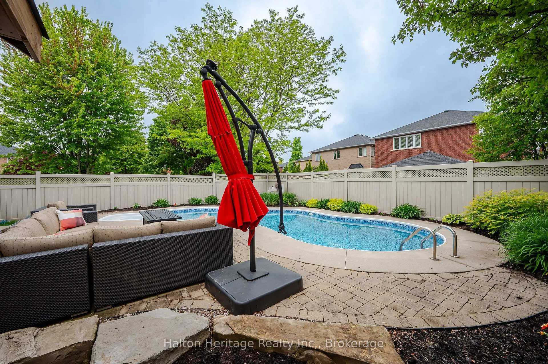 Photo 25 of 67 Commando Court, Hamilton, Waterdown — HOMEH