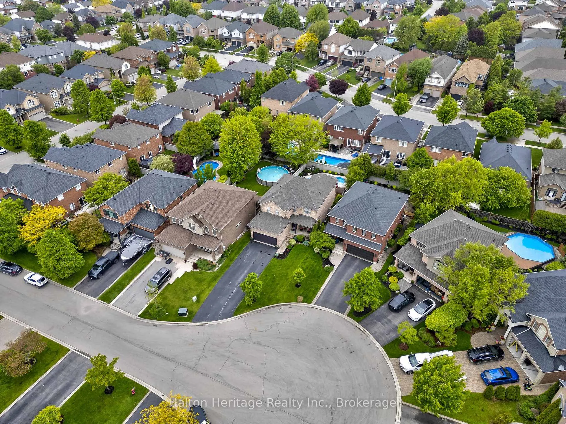 Photo 30 of 67 Commando Court, Hamilton, Waterdown — HOMEH