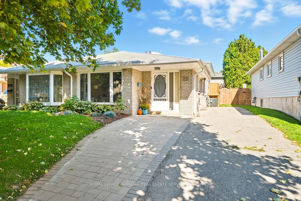 Photo 2 of 749 Hager Avenue, Burlington, Brant — HOMEH