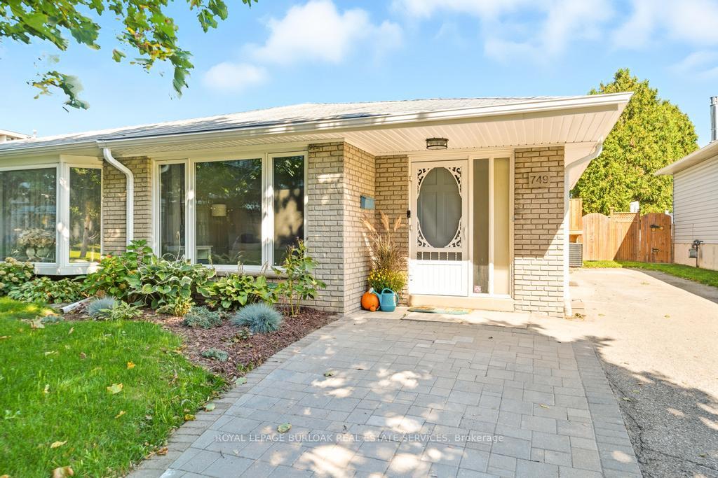 Photo 4 of 749 Hager Avenue, Burlington, Brant — HOMEH