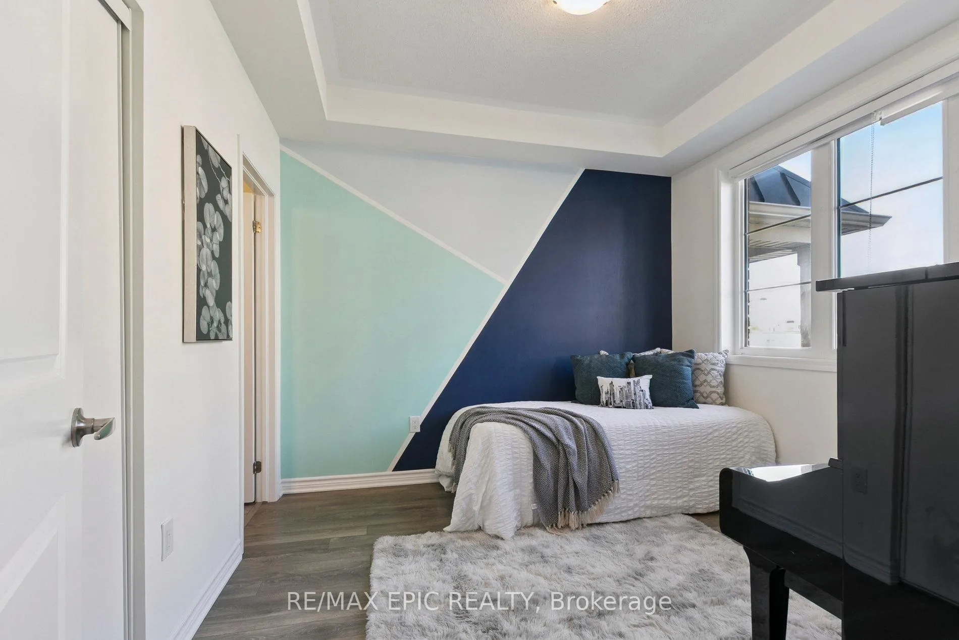 Photo 2 of 243 Rustle Woods Avenue, Markham, Cornell — HOMEH