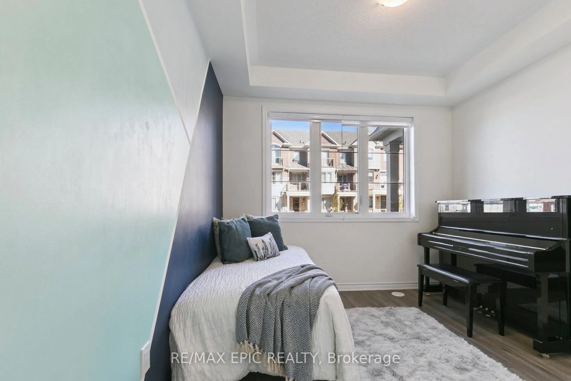 Photo 3 of 243 Rustle Woods Avenue, Markham, Cornell — HOMEH