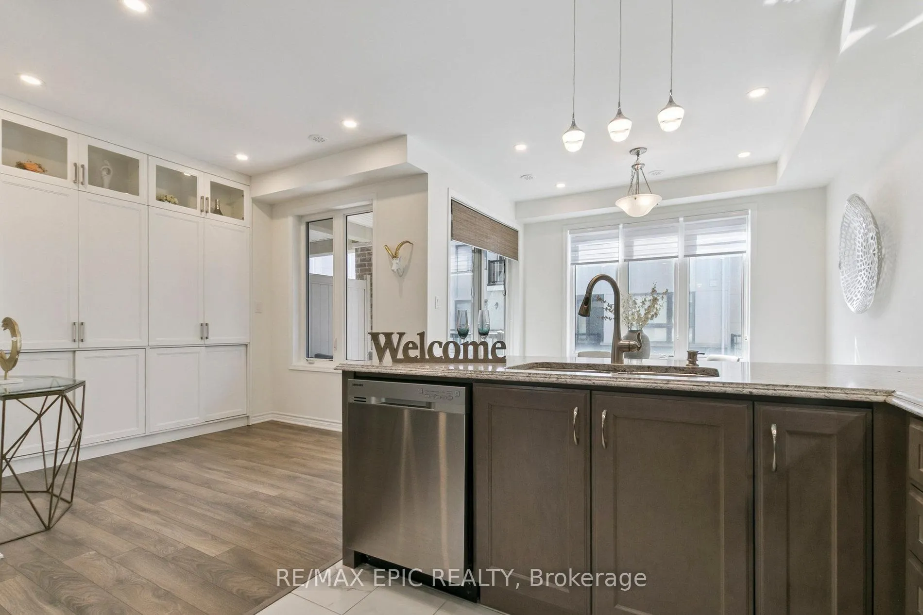 Photo 7 of 243 Rustle Woods Avenue, Markham, Cornell — HOMEH