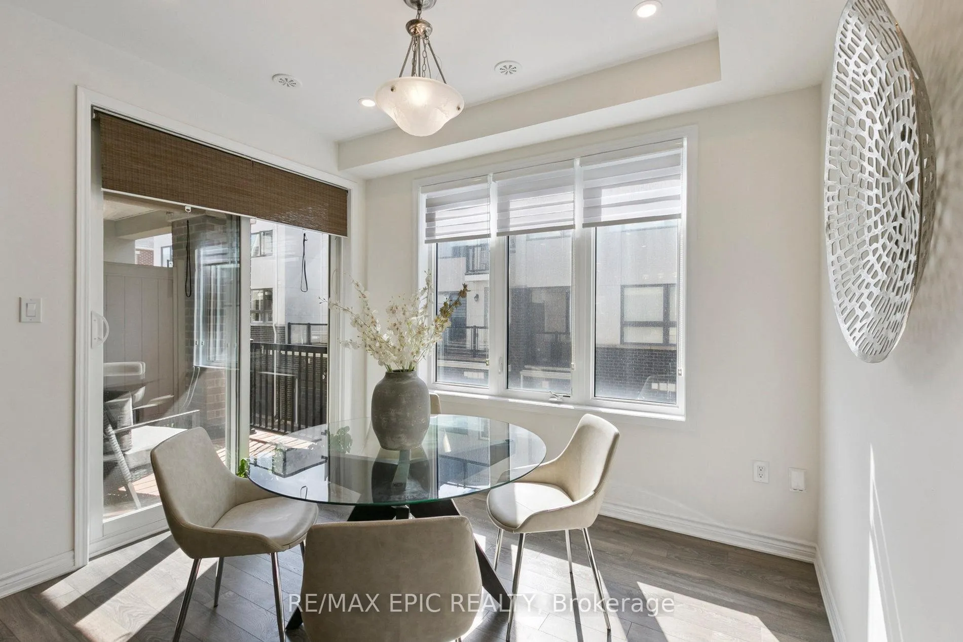 Photo 11 of 243 Rustle Woods Avenue, Markham, Cornell — HOMEH
