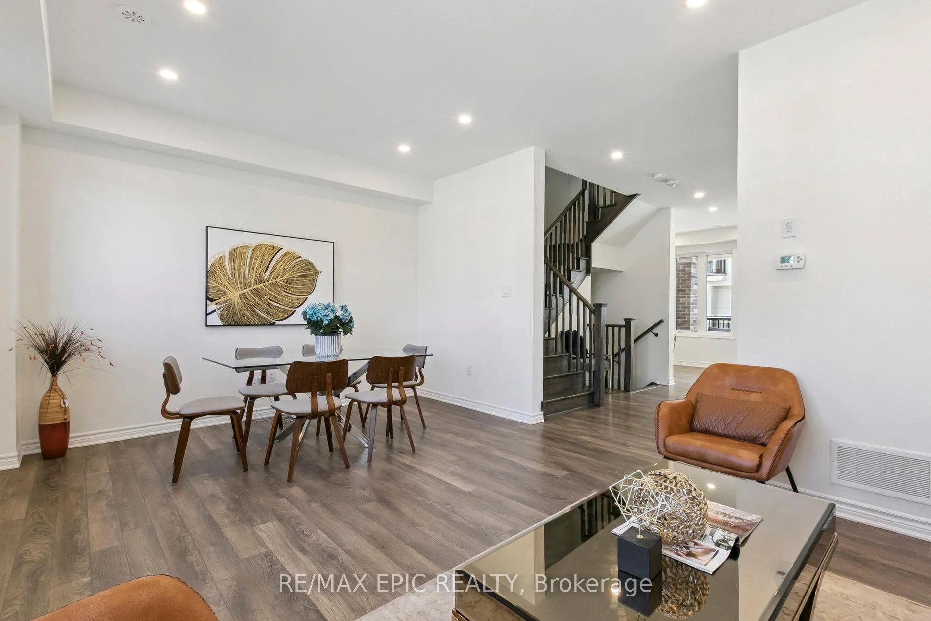 Photo 14 of 243 Rustle Woods Avenue, Markham, Cornell — HOMEH