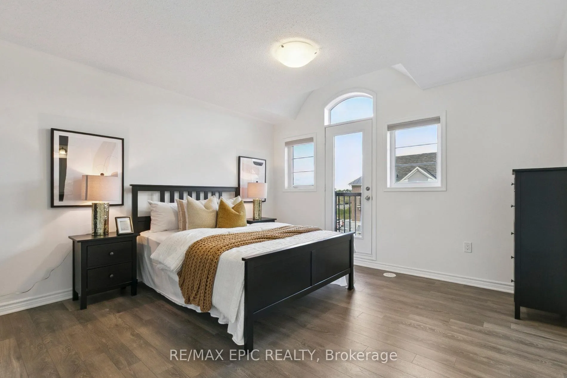 Photo 17 of 243 Rustle Woods Avenue, Markham, Cornell — HOMEH