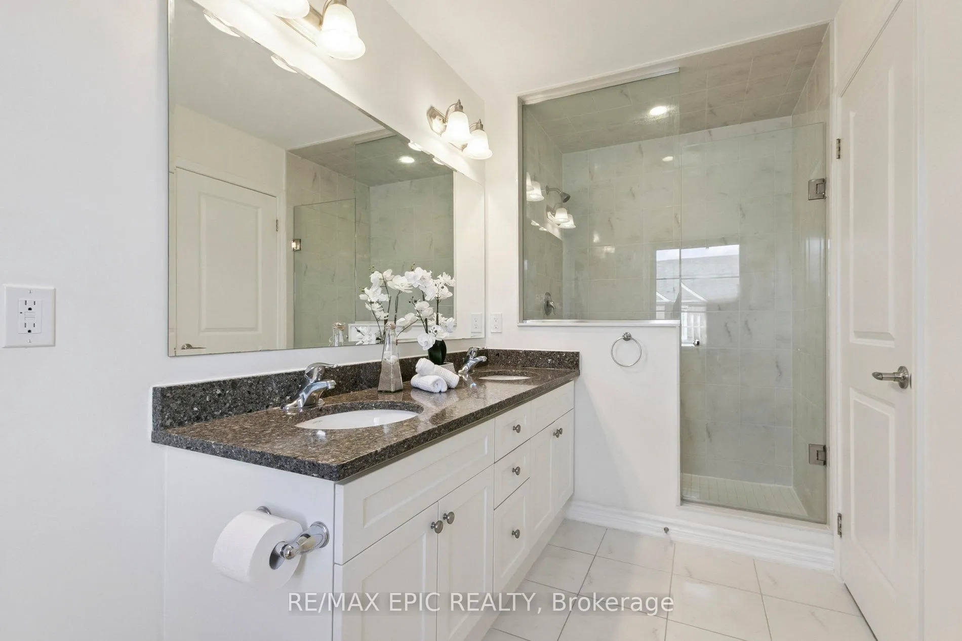 Photo 20 of 243 Rustle Woods Avenue, Markham, Cornell — HOMEH