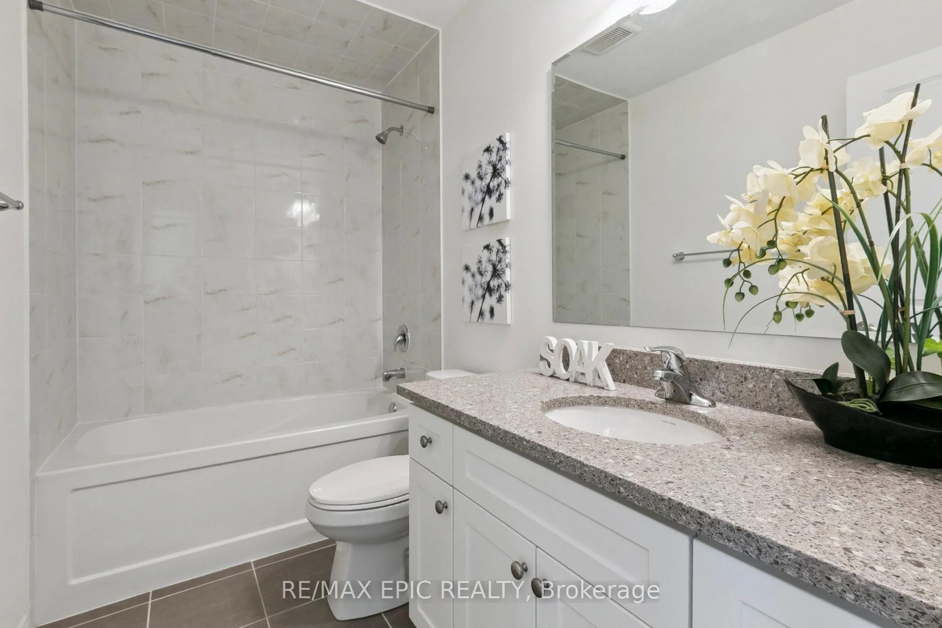 Photo 23 of 243 Rustle Woods Avenue, Markham, Cornell — HOMEH