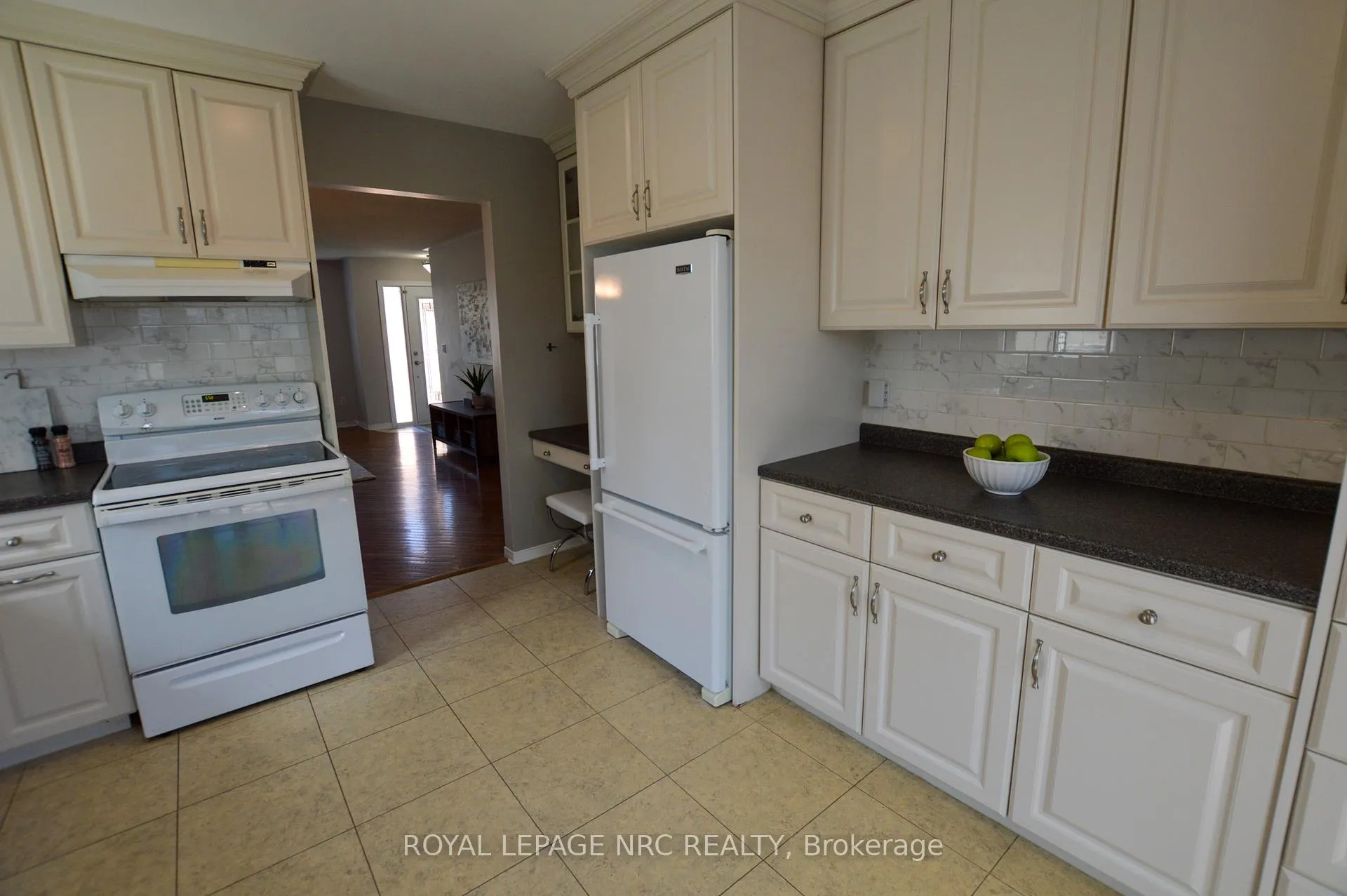 Photo 8 of 326 Beckett Crescent, Pelham, Fonthill — HOMEH