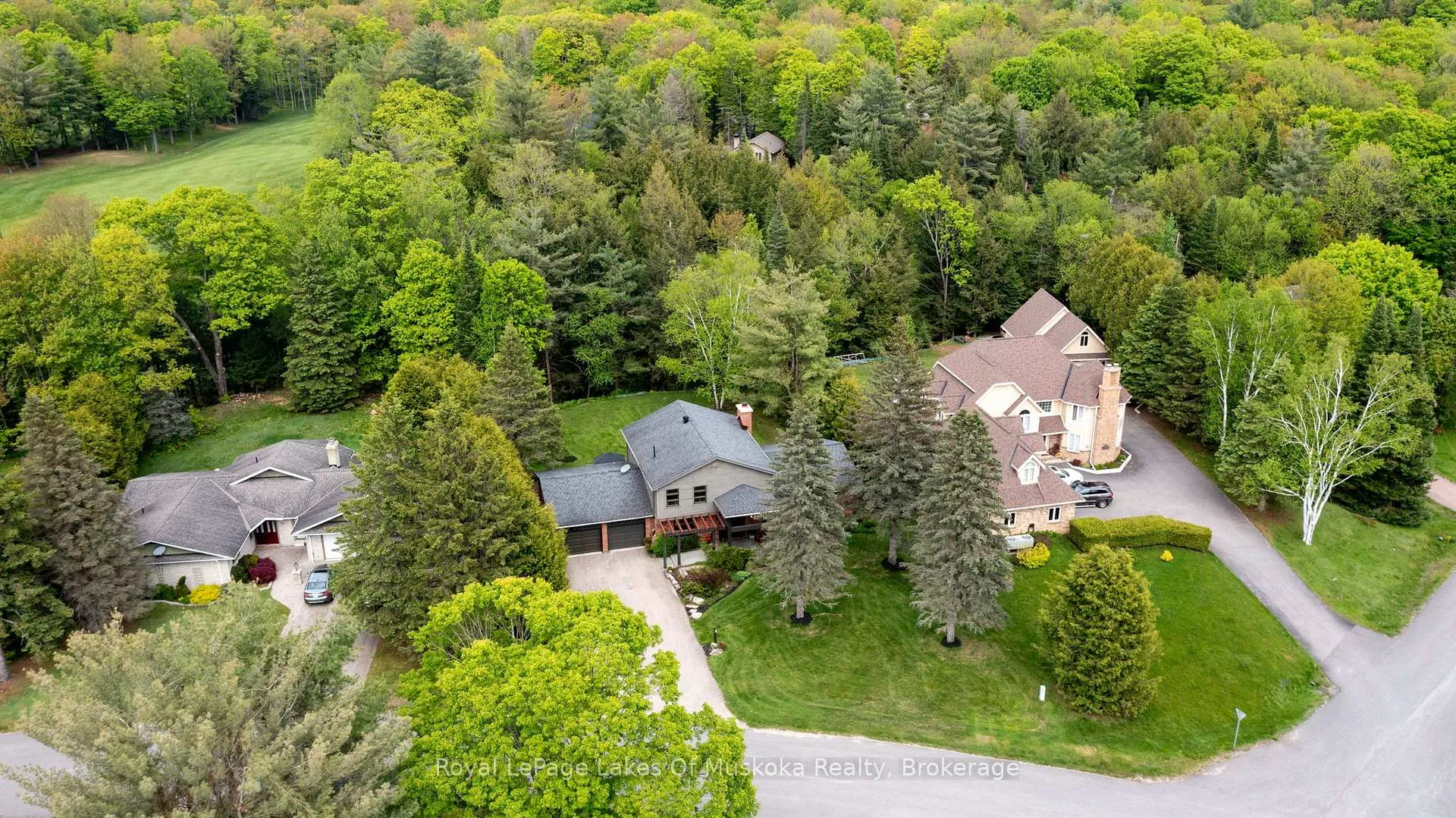 Photo 4 of 31 Curling Road, Bracebridge, Macaulay — HOMEH