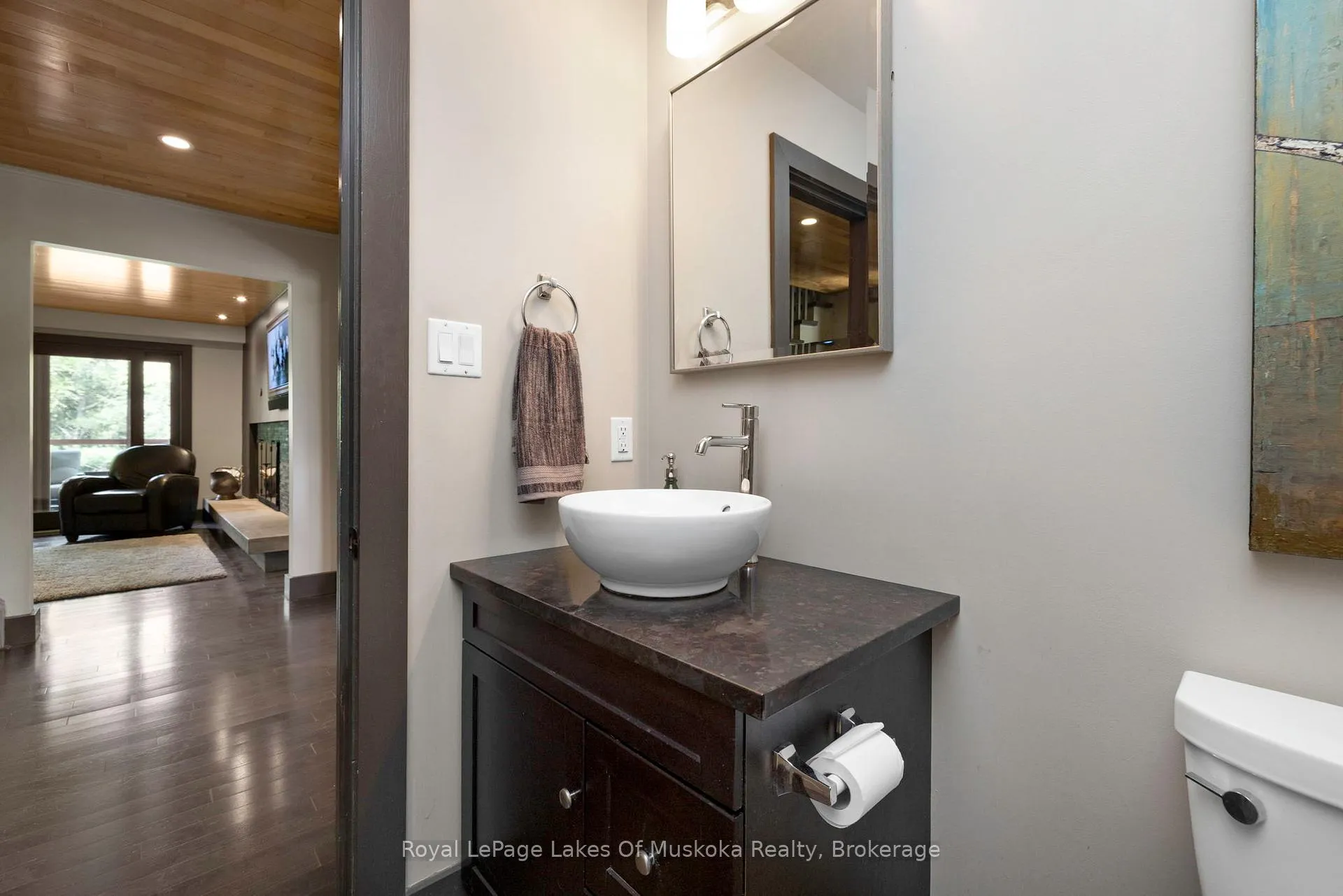 Photo 22 of 31 Curling Road, Bracebridge, Macaulay — HOMEH