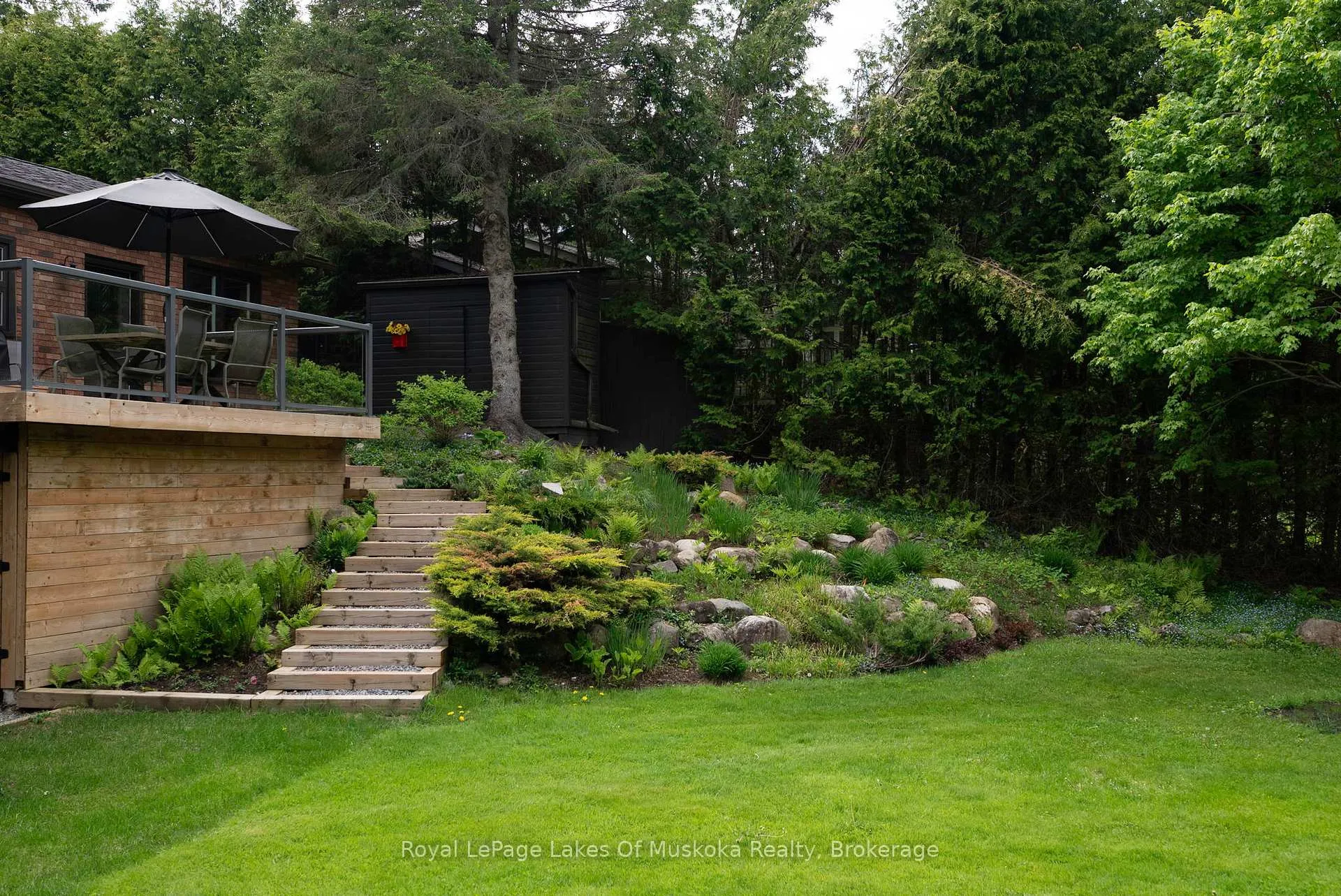Photo 37 of 31 Curling Road, Bracebridge, Macaulay — HOMEH