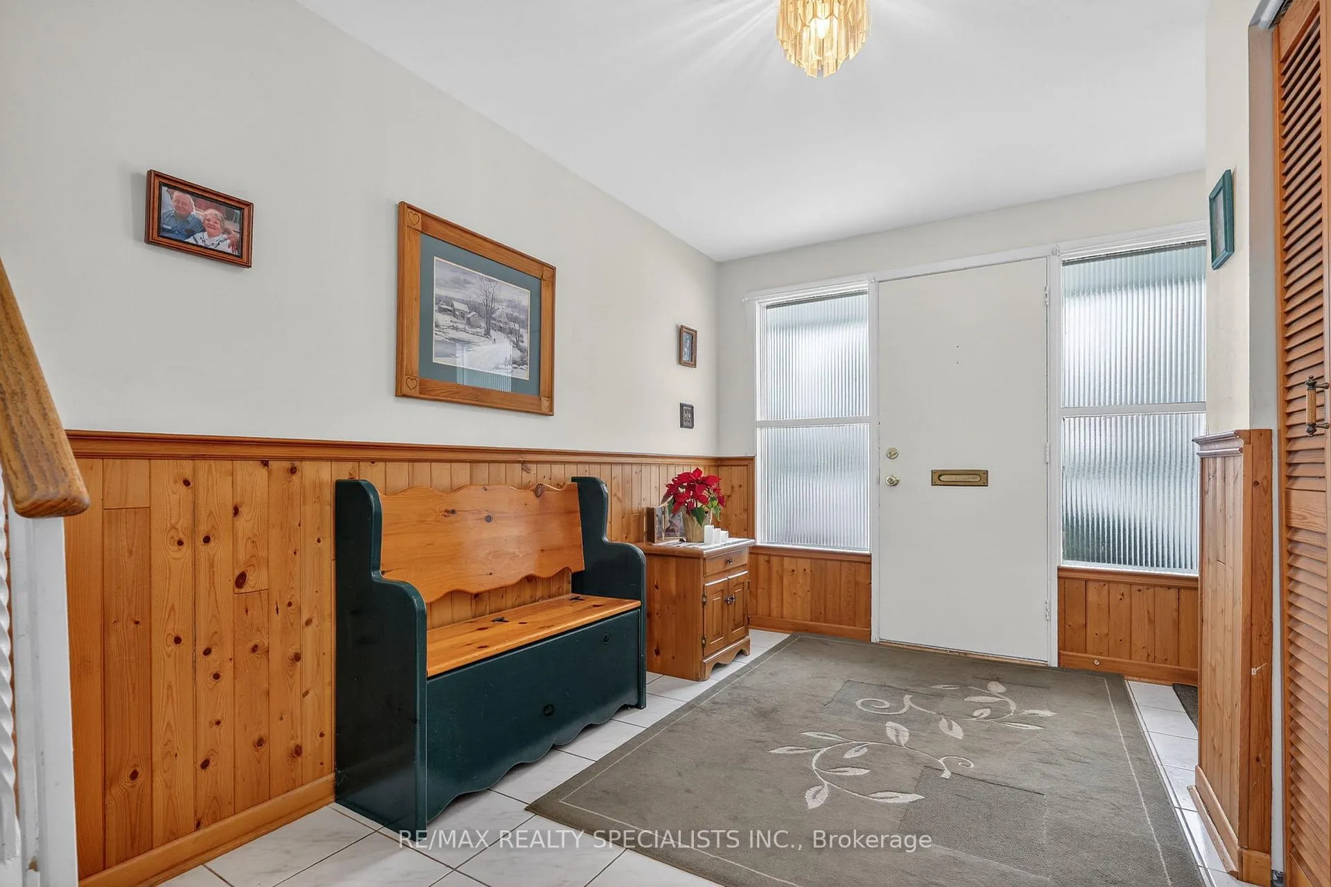 Photo 4 of 61 Moore Park Crescent, Halton Hills, Georgetown — HOMEH