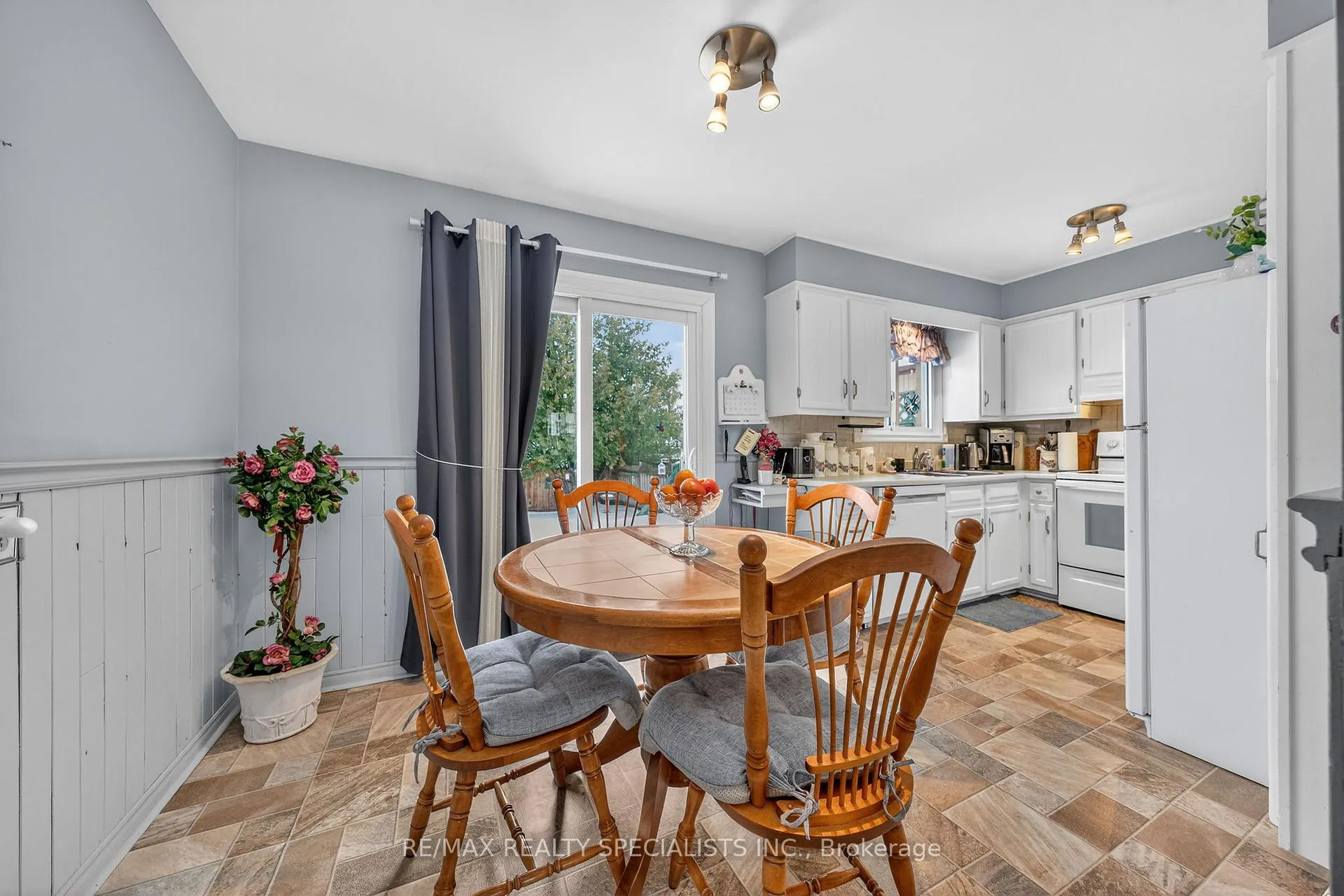 Photo 13 of 61 Moore Park Crescent, Halton Hills, Georgetown — HOMEH