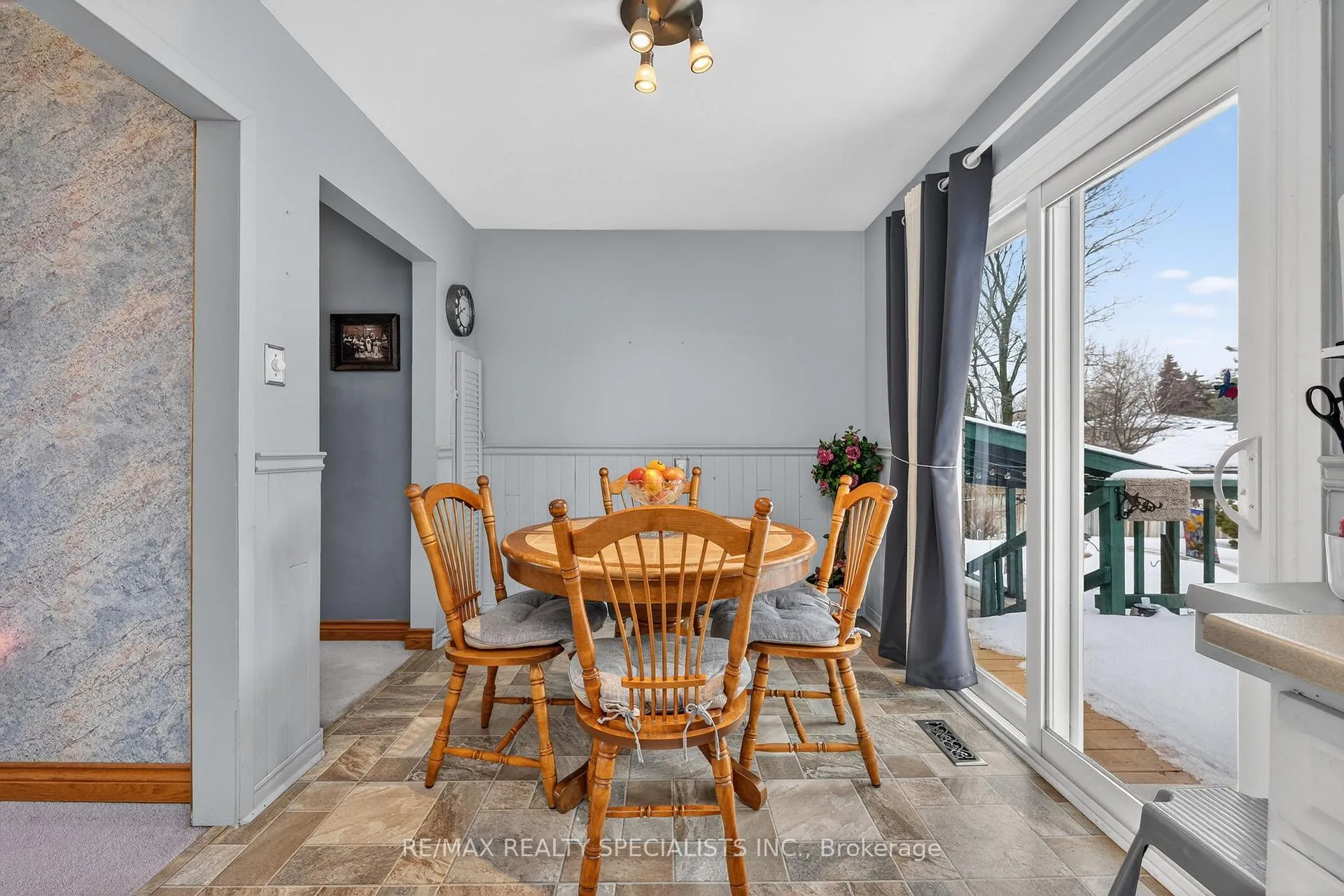 Photo 14 of 61 Moore Park Crescent, Halton Hills, Georgetown — HOMEH