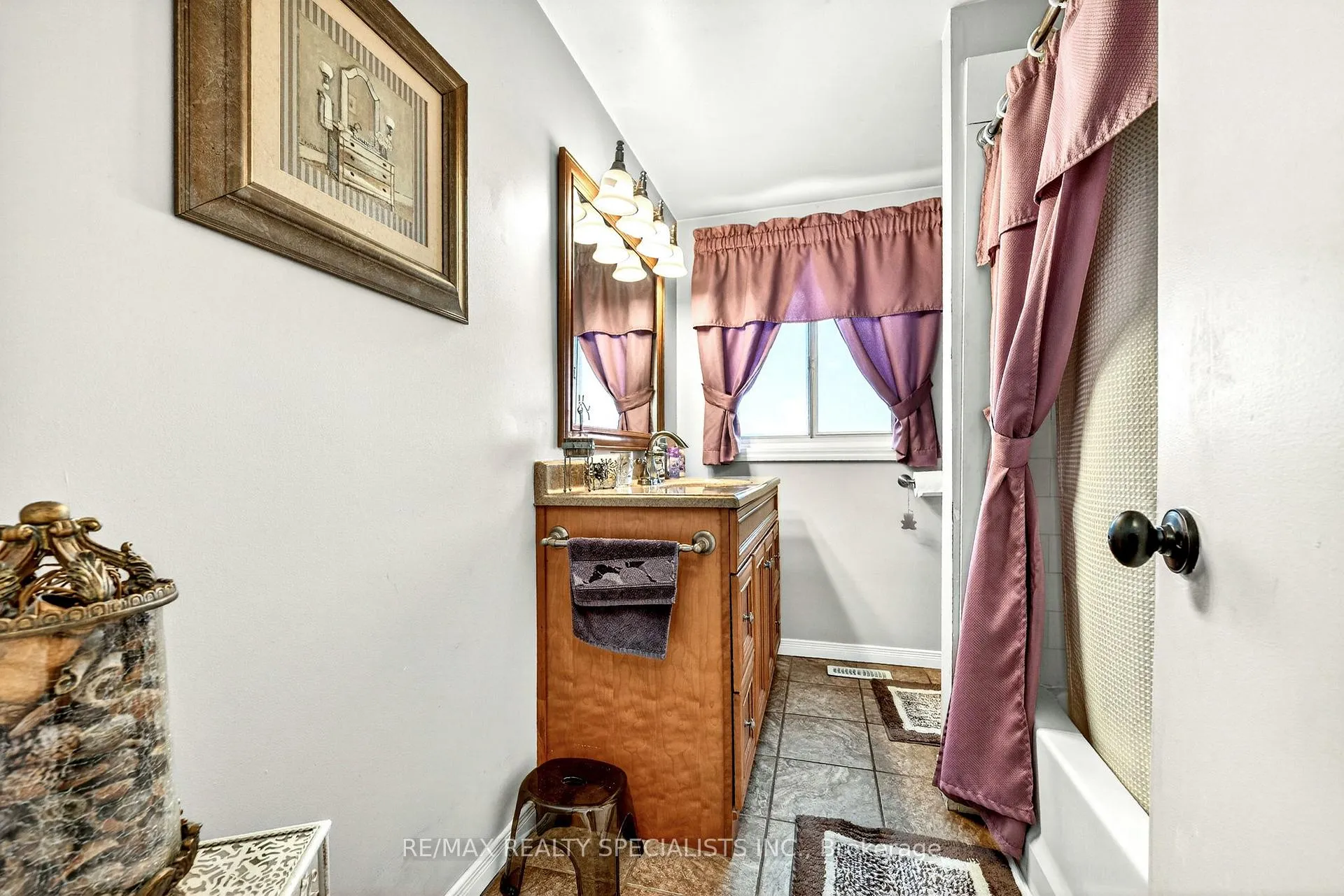 Photo 19 of 61 Moore Park Crescent, Halton Hills, Georgetown — HOMEH