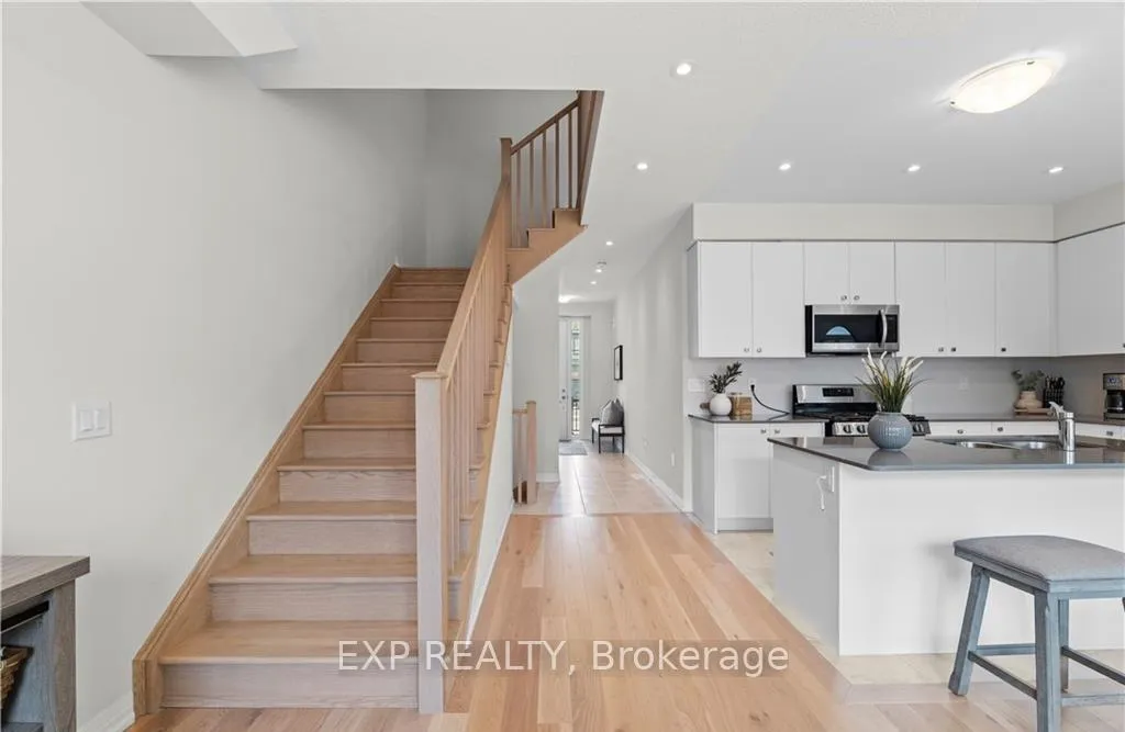 Photo 13 of 53 Freedom Crescent, Hamilton, Mount Hope — HOMEH