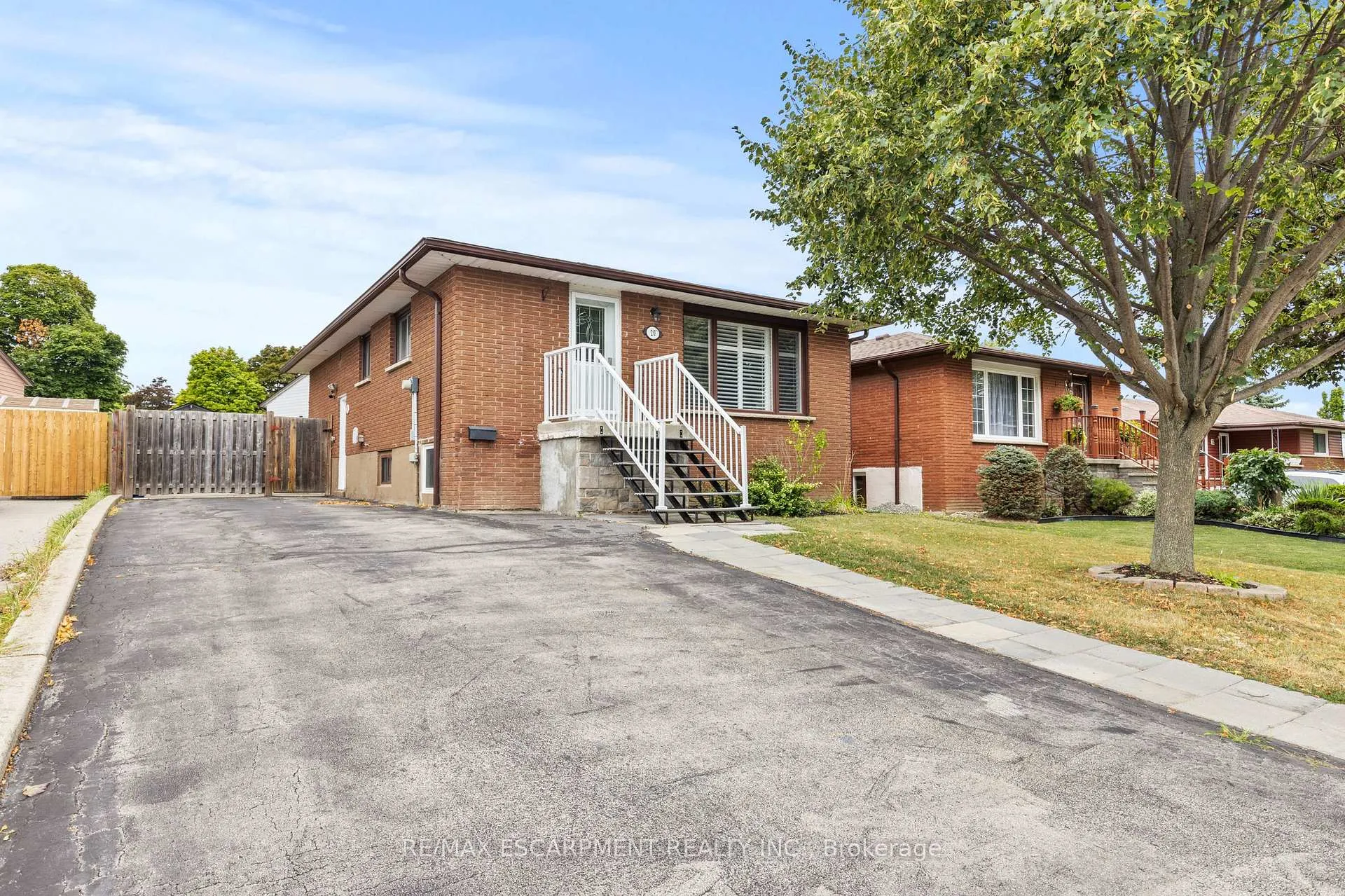 Photo 1 of 20 Leduc Street, Hamilton, Lisgar — HOMEH