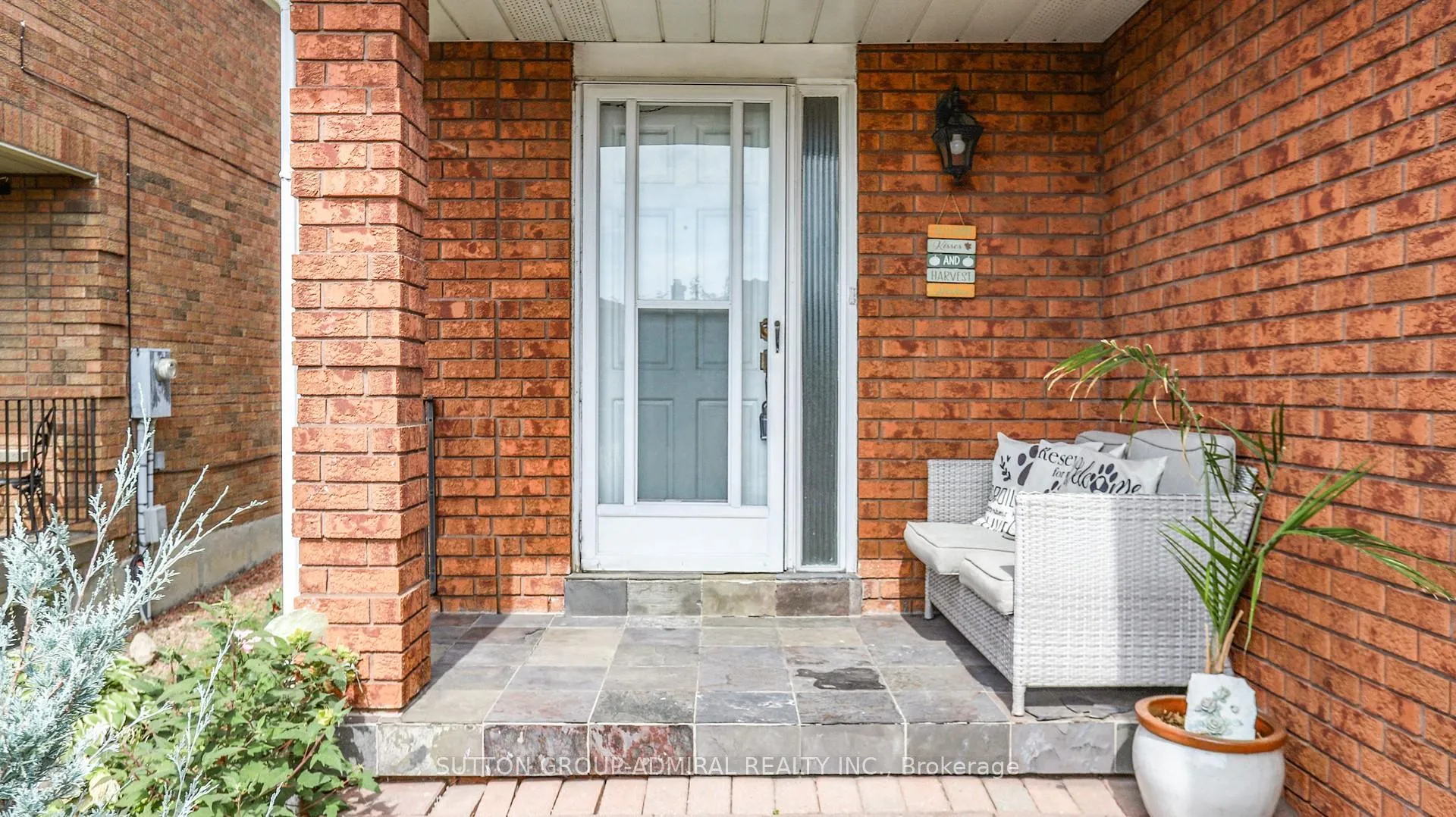Photo 2 of 508 Chancellor Drive, Vaughan, East Woodbridge — HOMEH