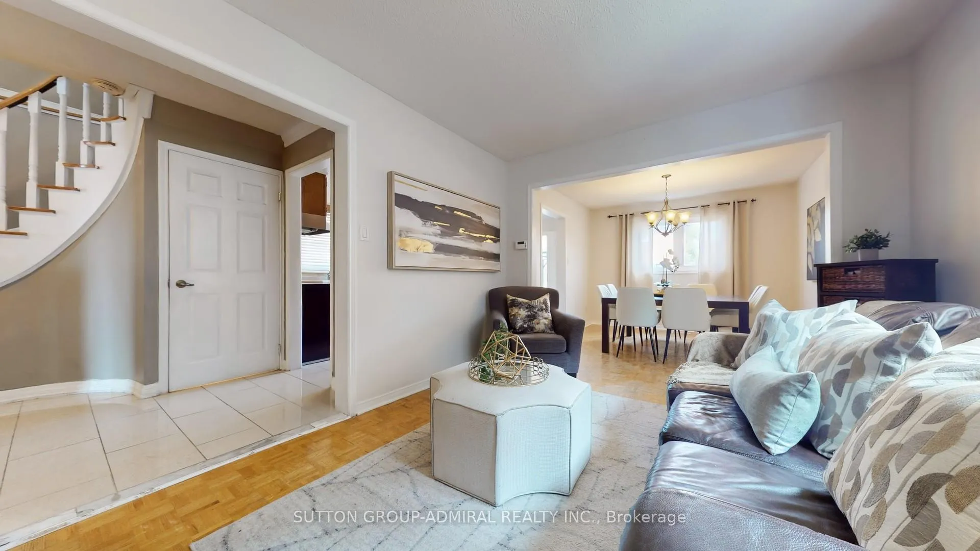 Photo 8 of 508 Chancellor Drive, Vaughan, East Woodbridge — HOMEH